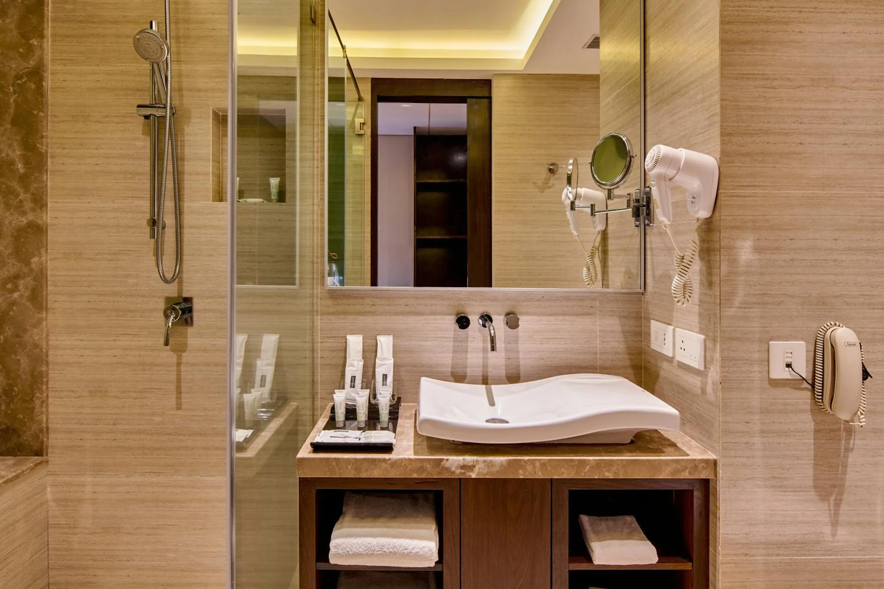 Bathroom in Goldfinch Hotel Mumbai