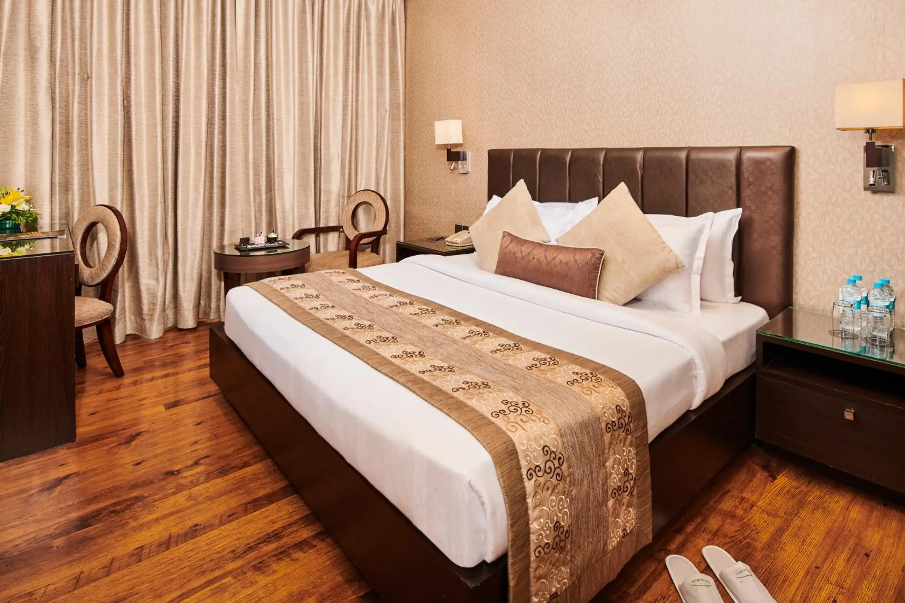 Bedroom, Bed in Goldfinch Hotel Mumbai Bedroom, Bed in Goldfinch Hotel Mumbai