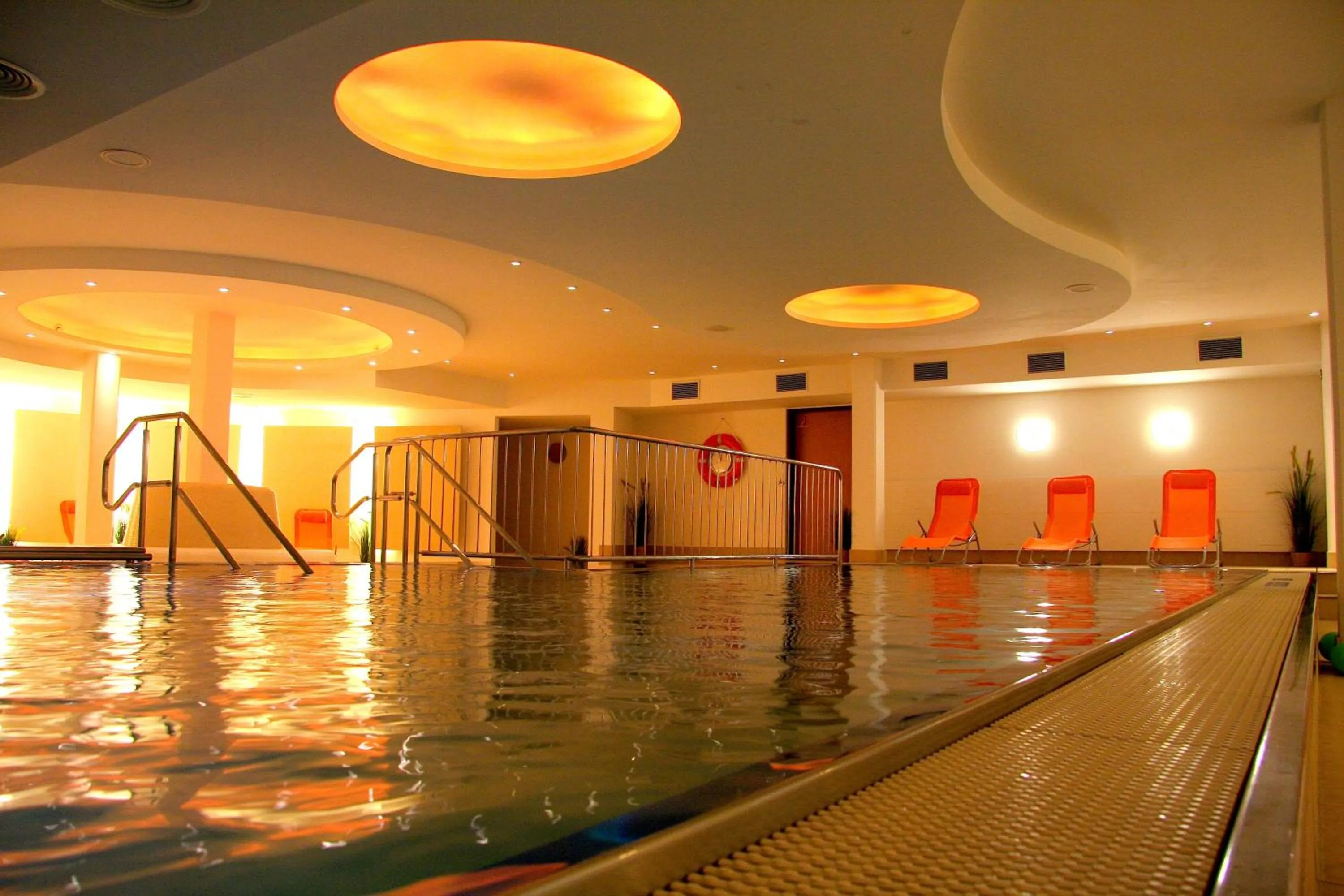 Swimming pool in Hotel Flörke