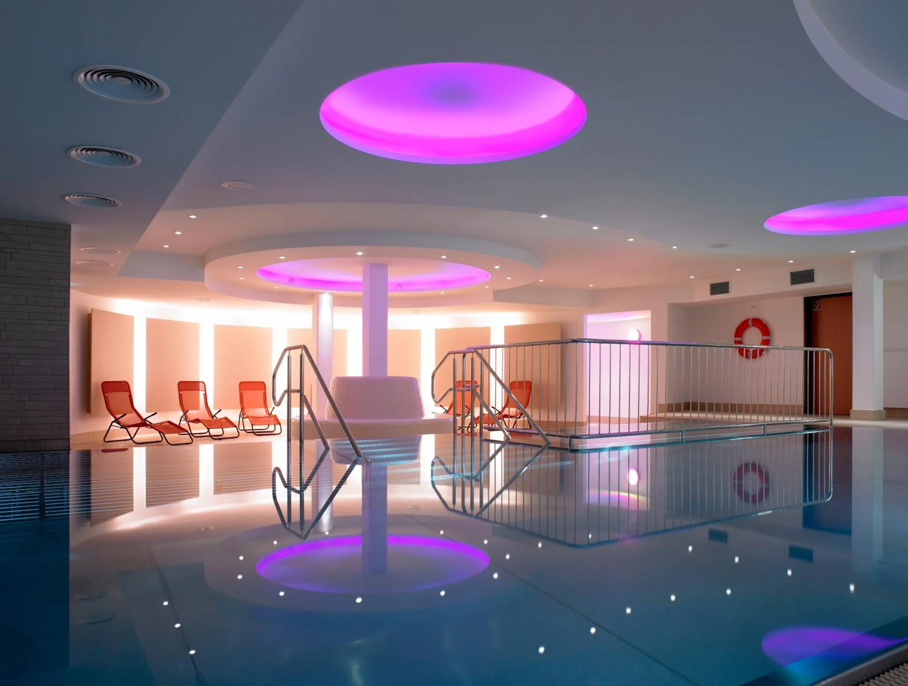 Swimming pool in Hotel Flörke