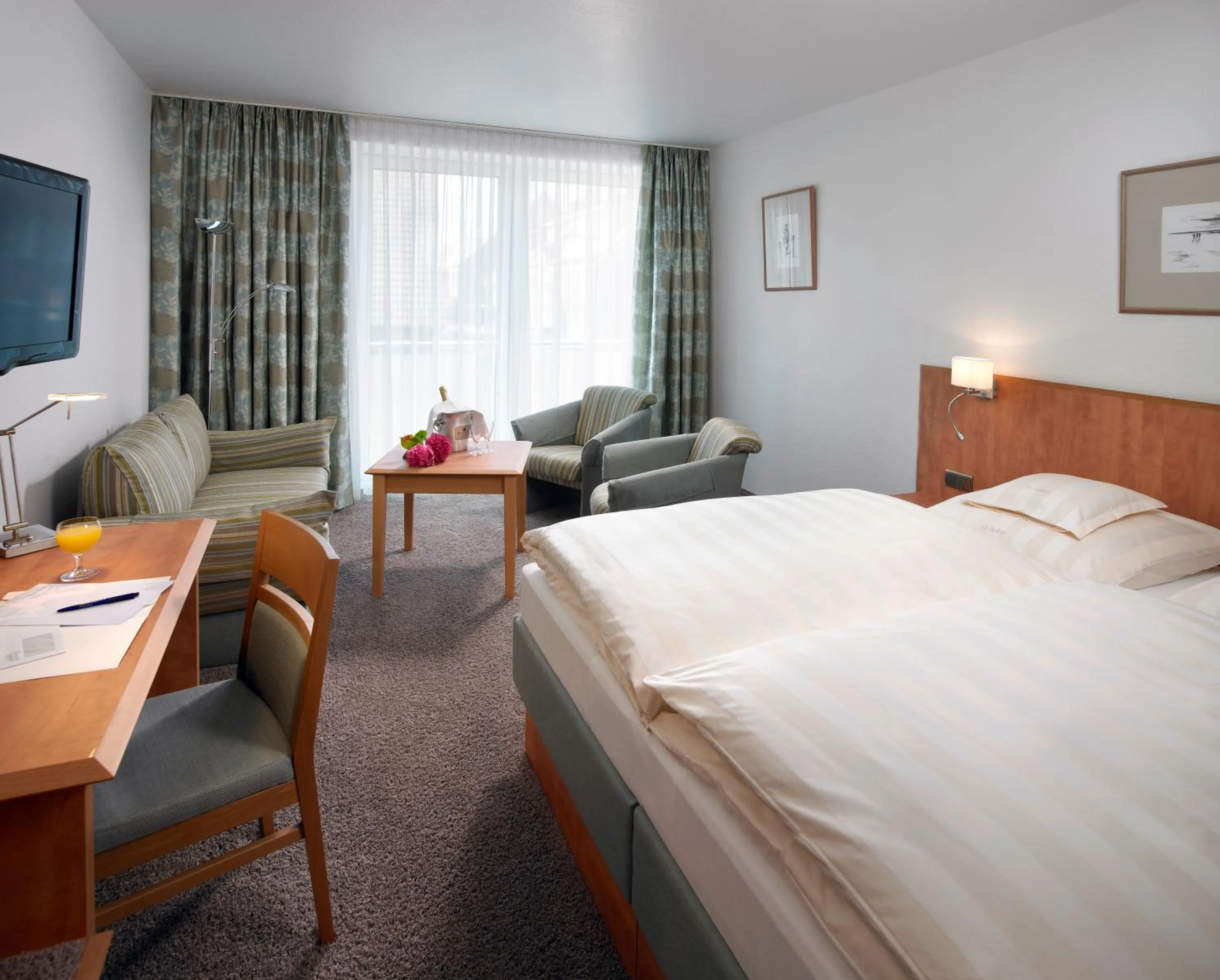 Photo of the whole room, Bed in Hotel Flörke