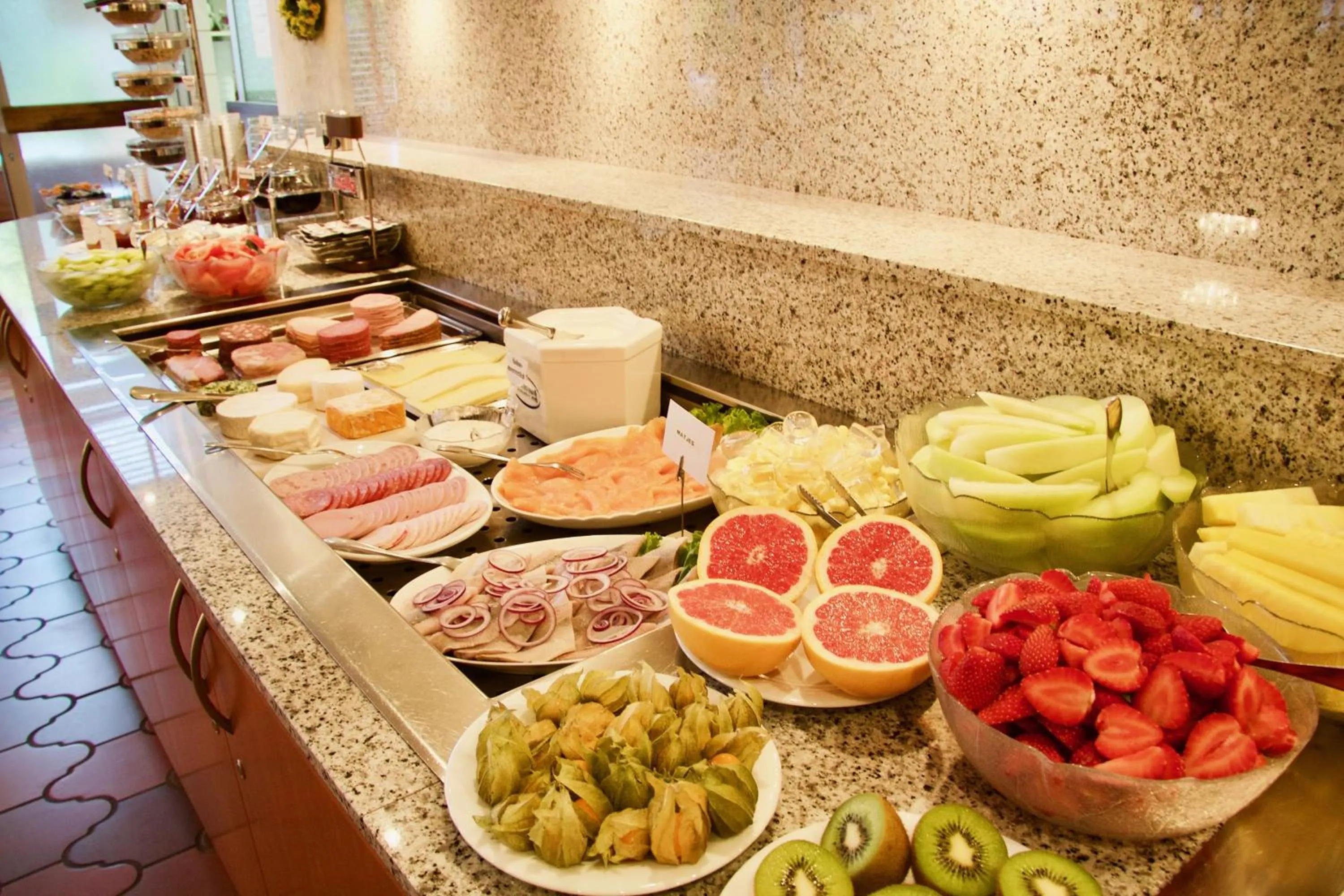 Buffet breakfast in Hotel Flörke