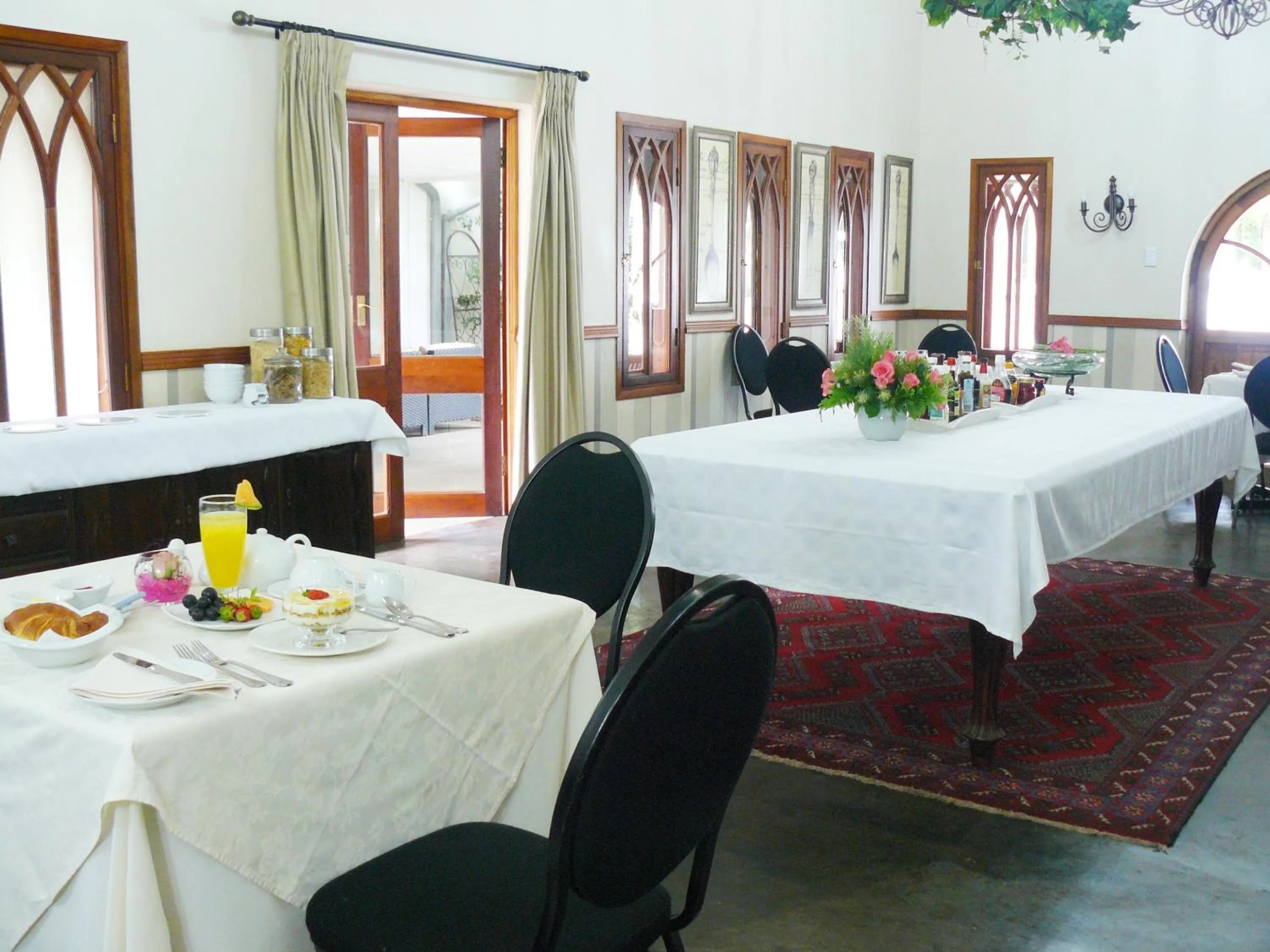 Restaurant/places to eat in Villa Jana Guesthouse