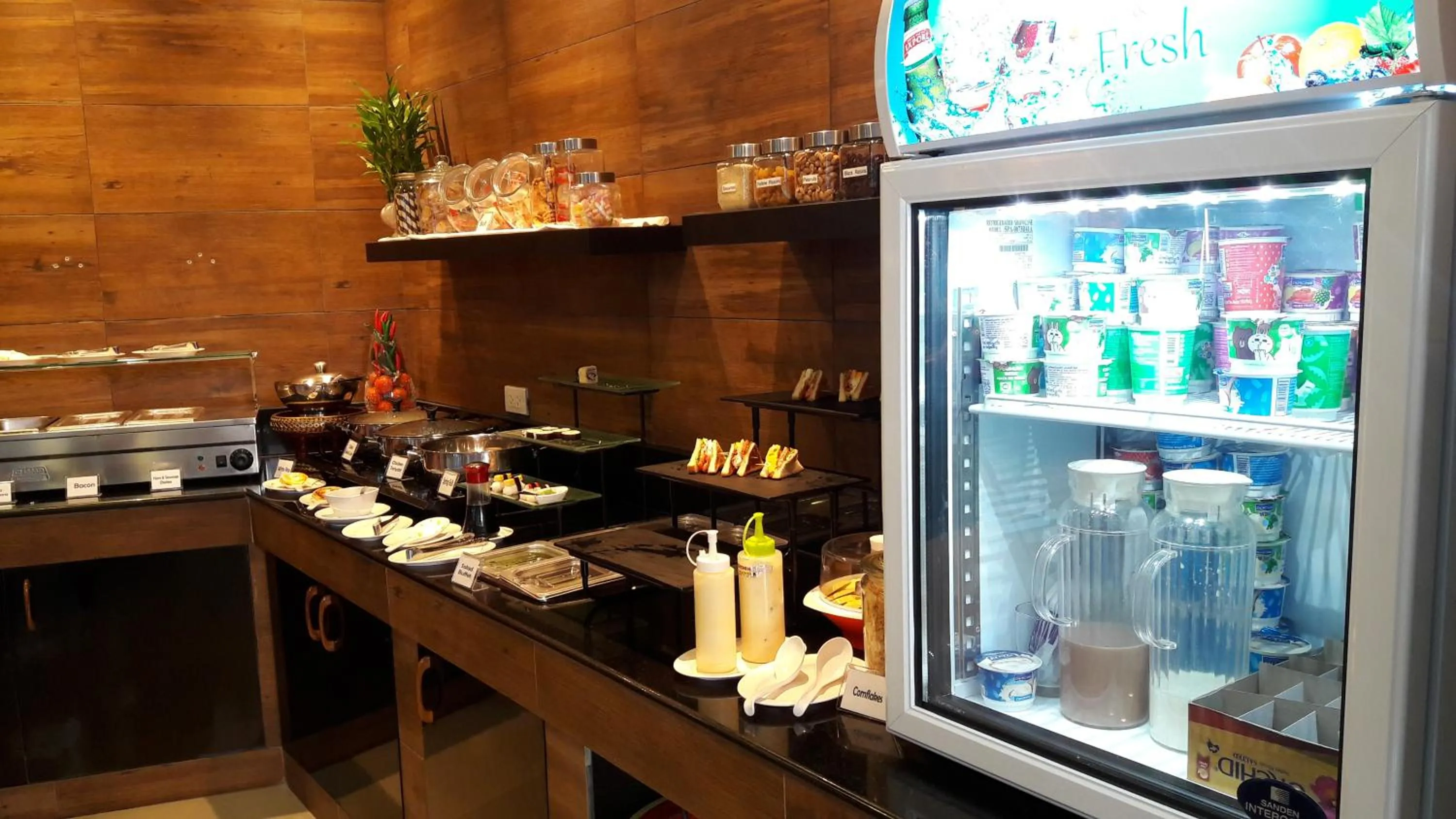 Buffet breakfast in Heaven Apartments