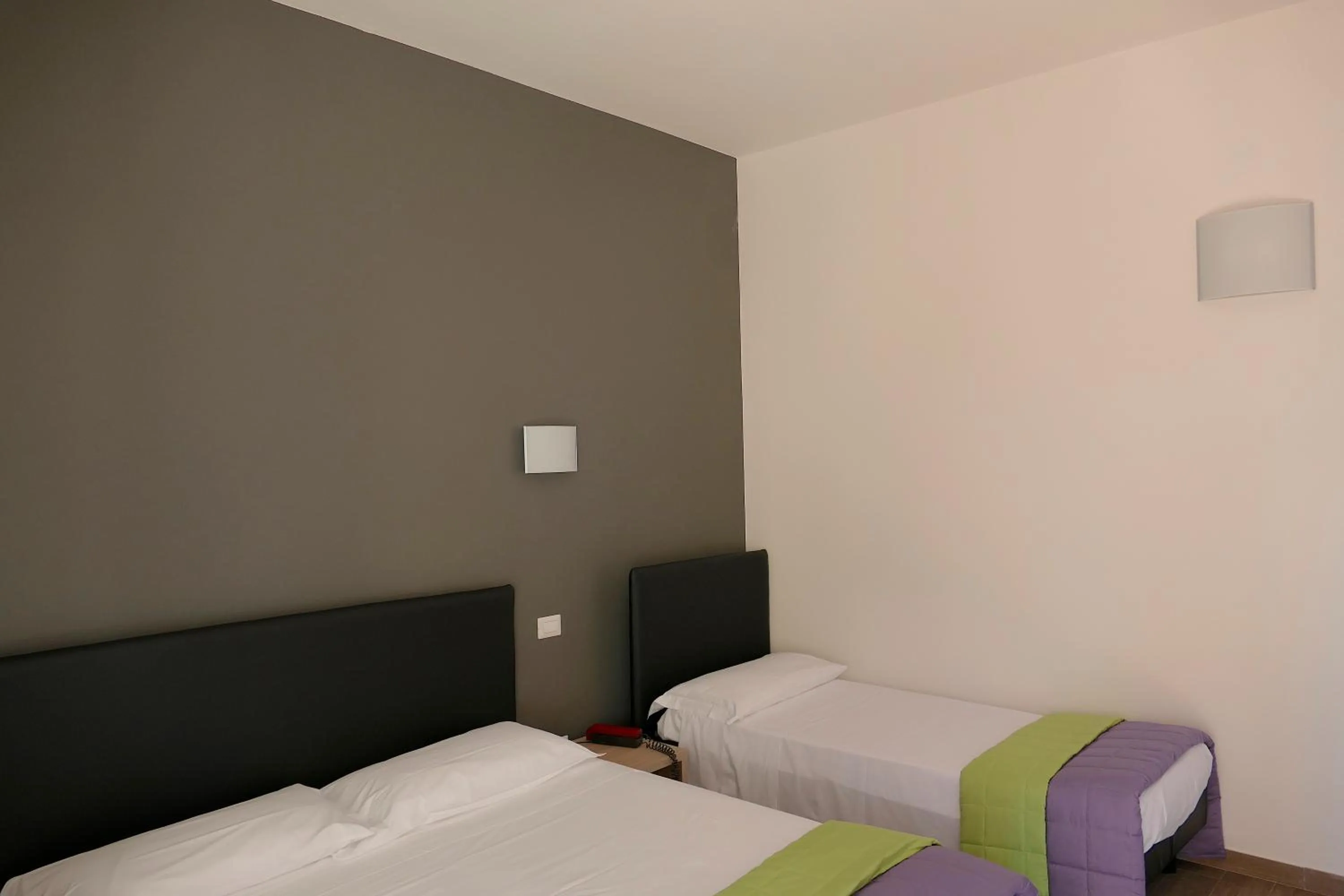 Photo of the whole room, Bed in Hotel Désirée