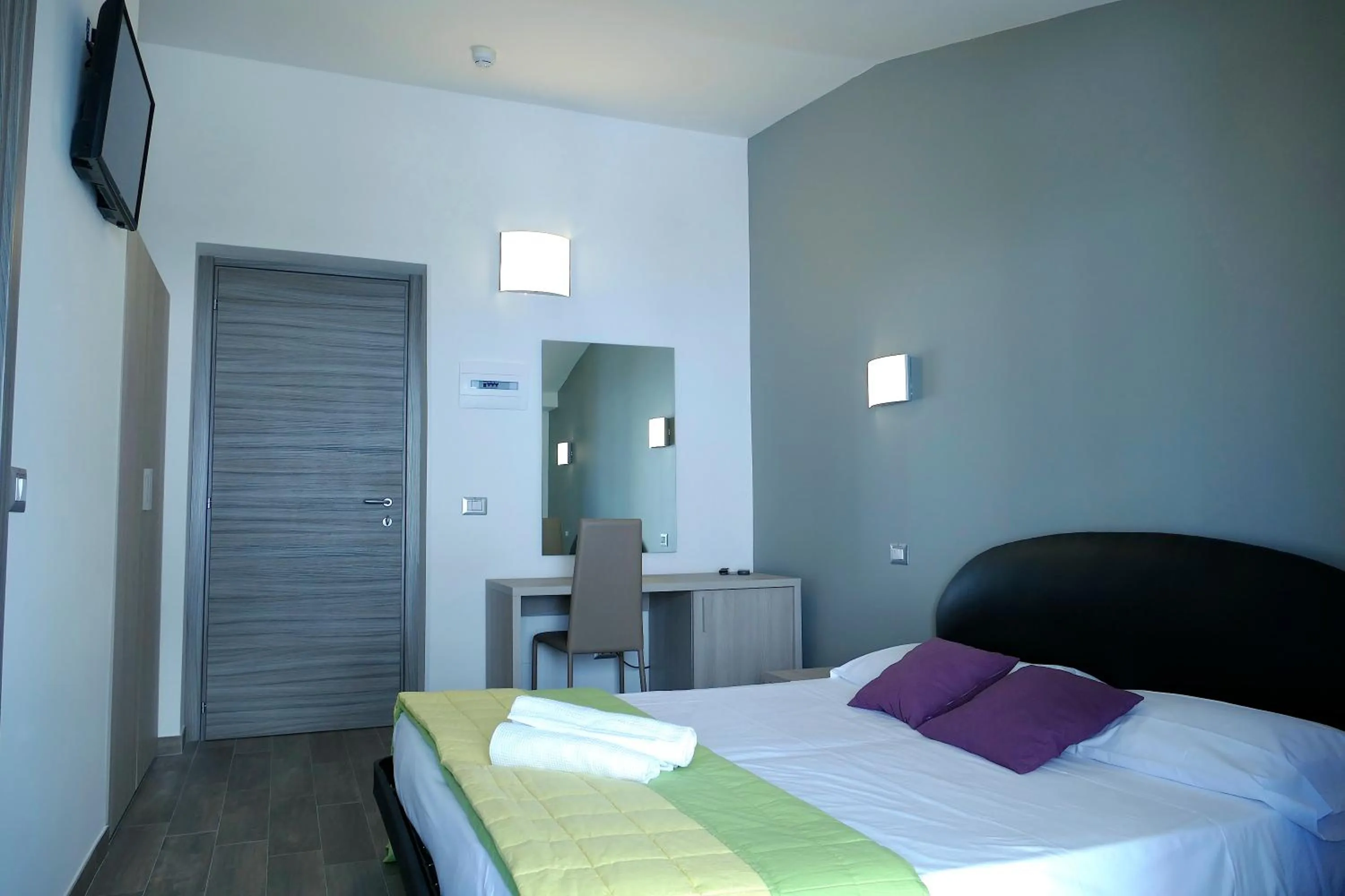 Photo of the whole room, Bed in Hotel Désirée