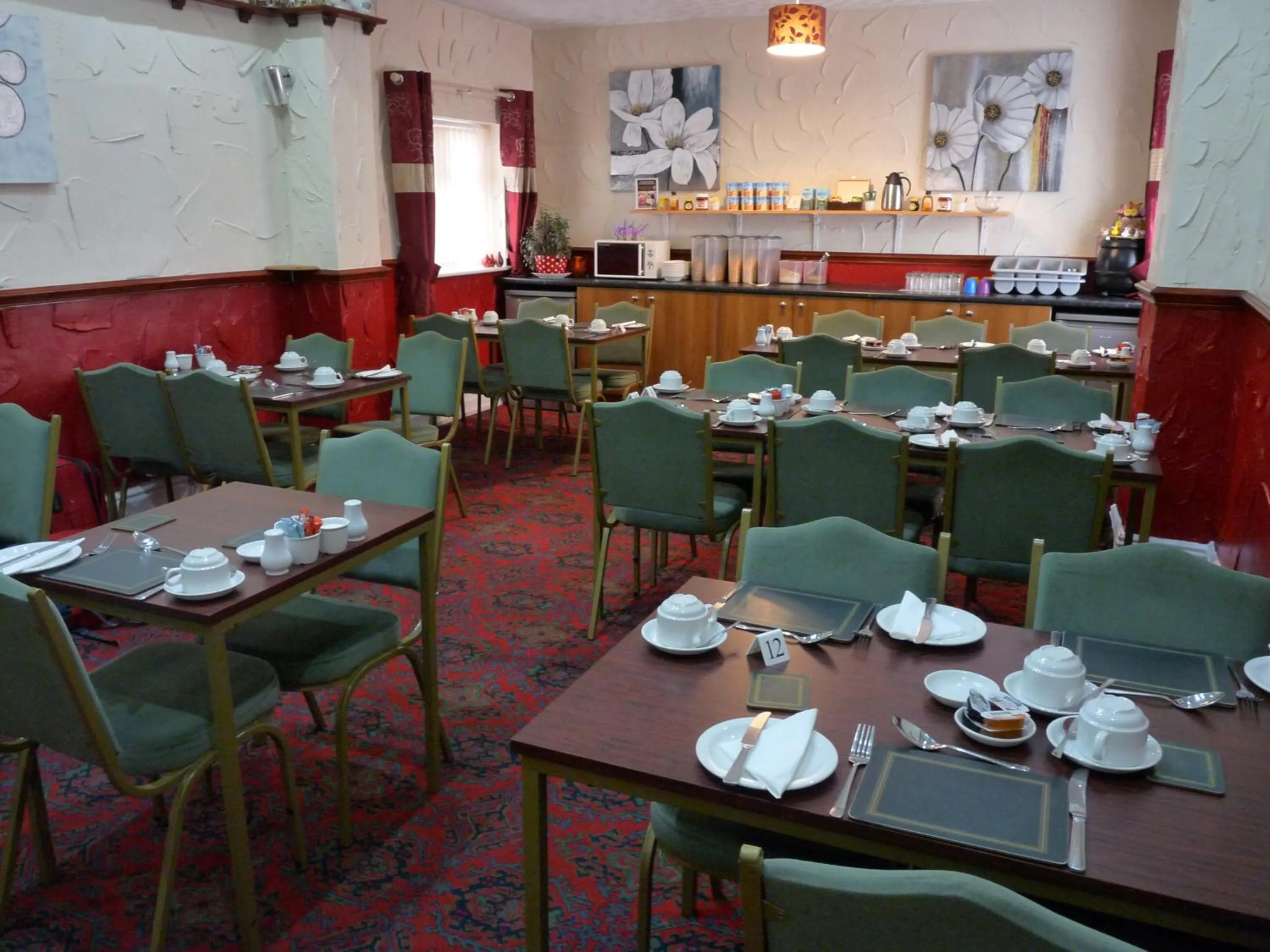 Meals in Hilbre Hotel