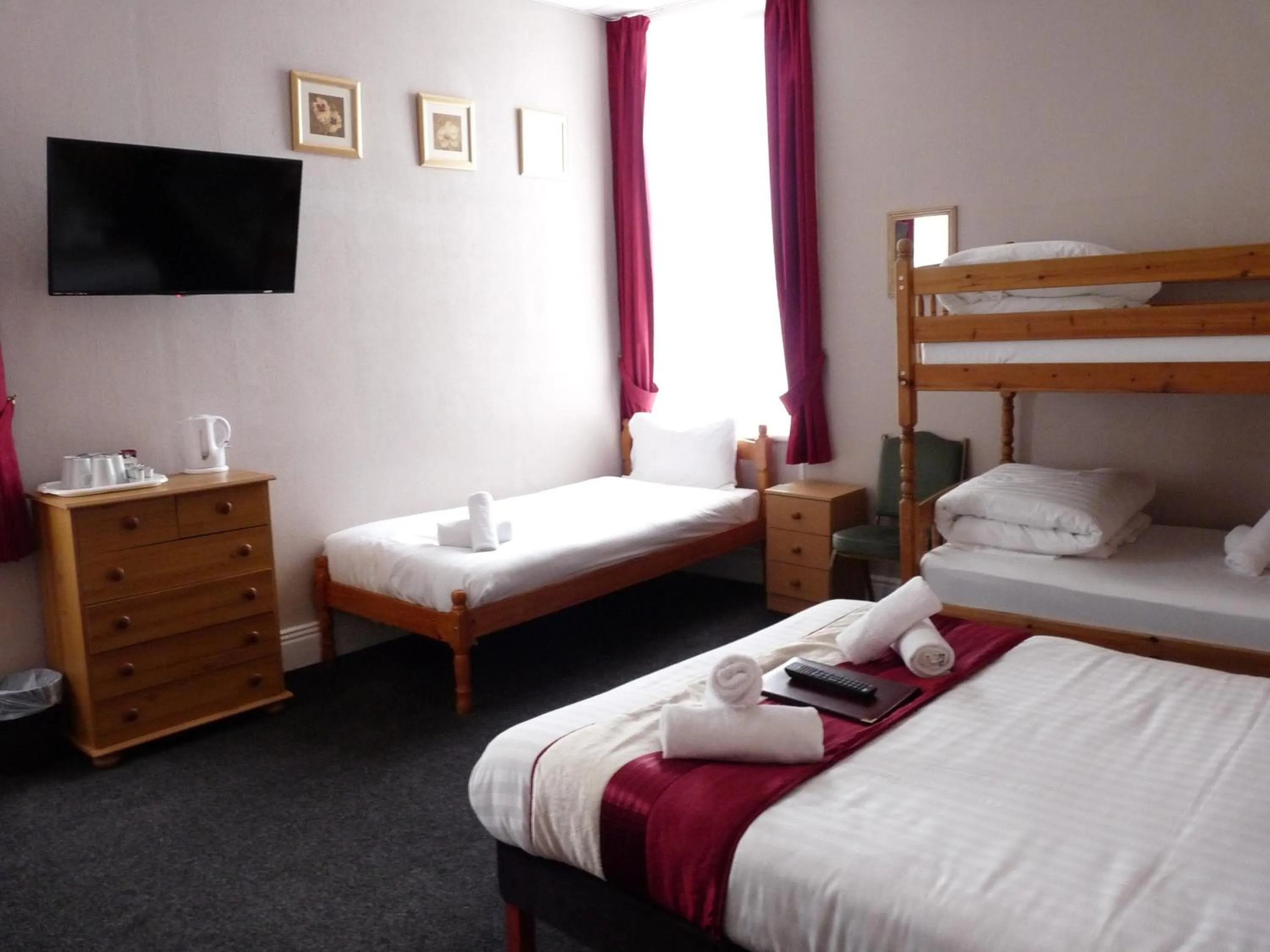 Bedroom, Bed in Hilbre Hotel