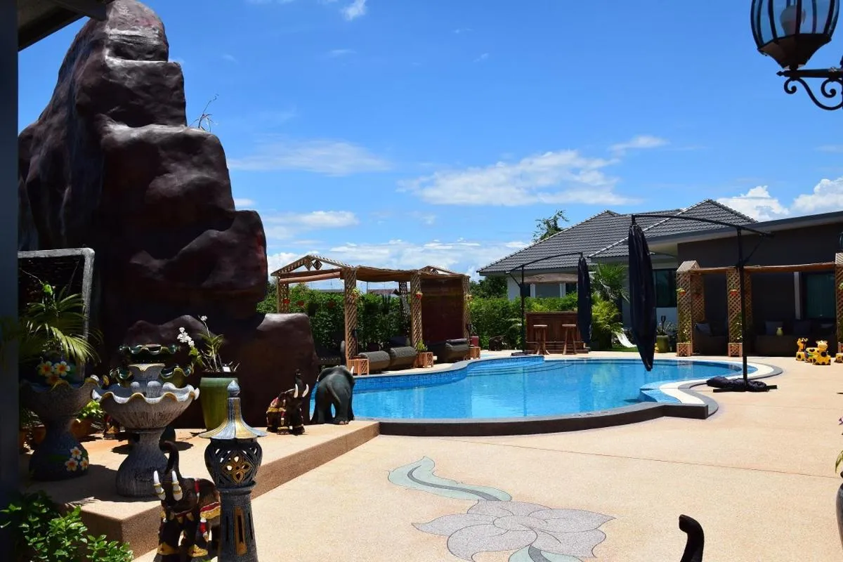 Pool view, Swimming Pool in SB Holiday Resort - Chiang Mai