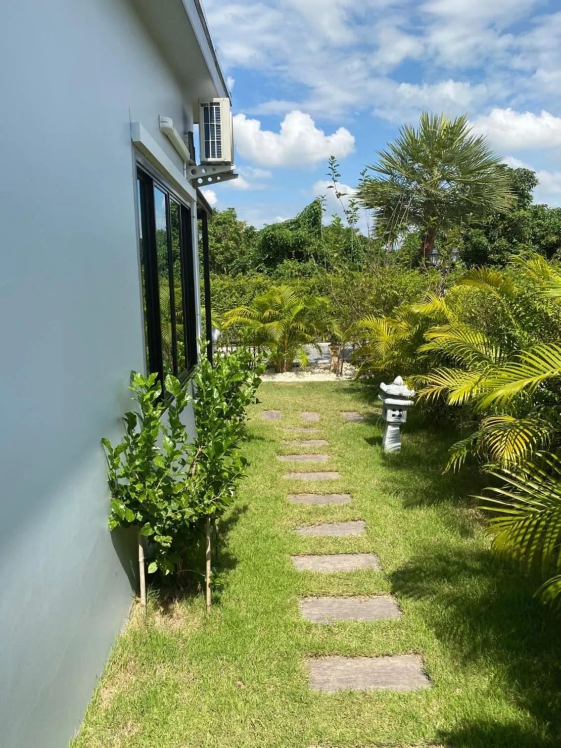 Garden in SB Holiday Resort - Chiang Mai
