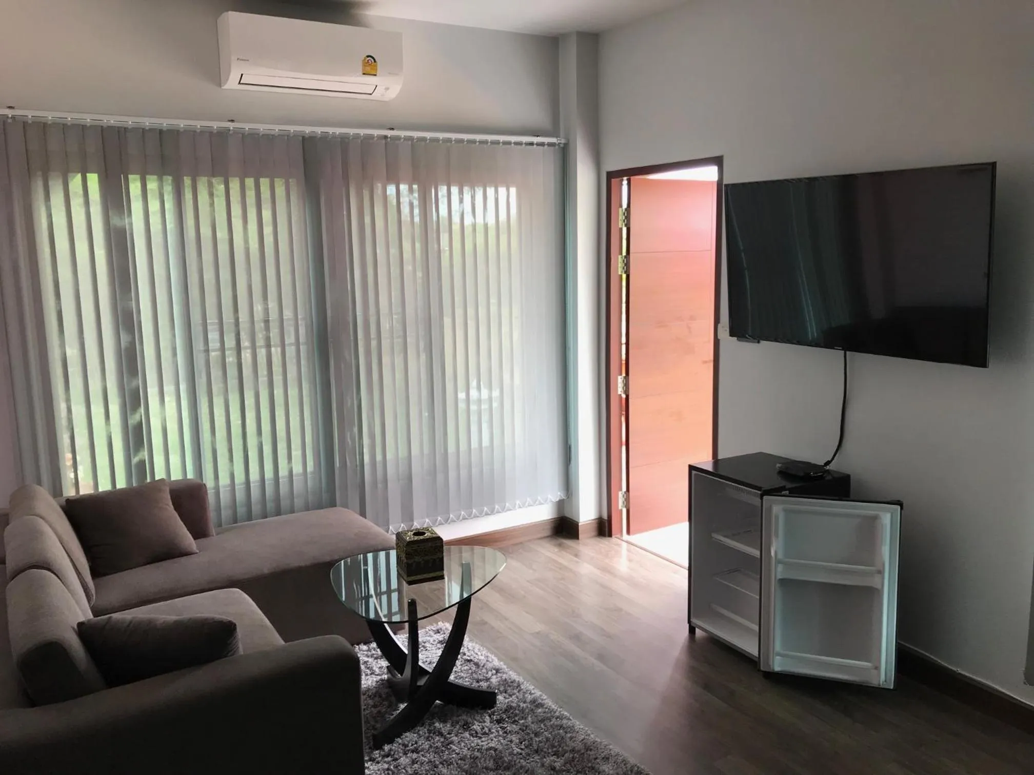 TV and multimedia, TV/Entertainment Center in SB Holiday Resort - Chiang Mai