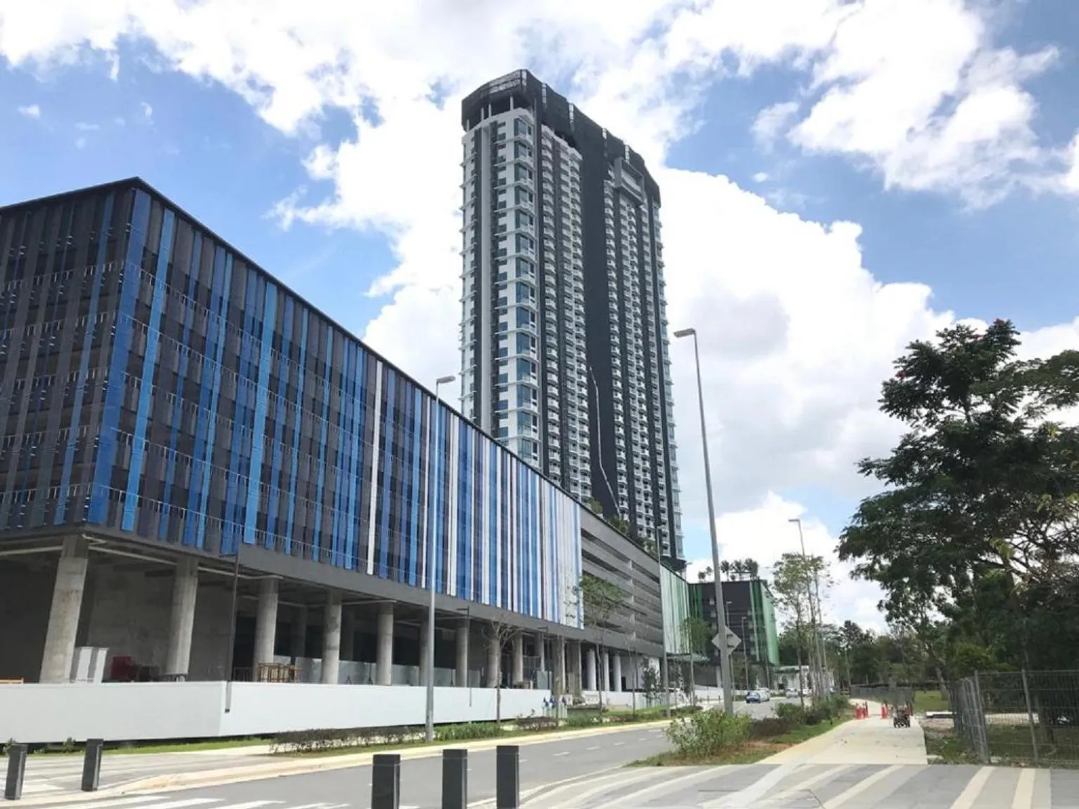 Almas Suites Puteri Harbour