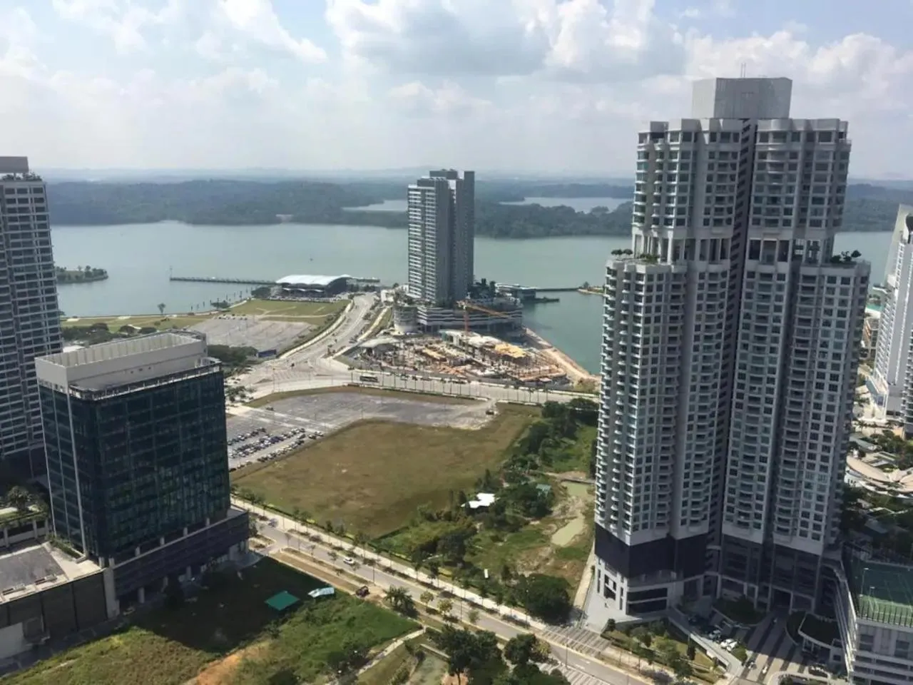 Almas Suites Puteri Harbour