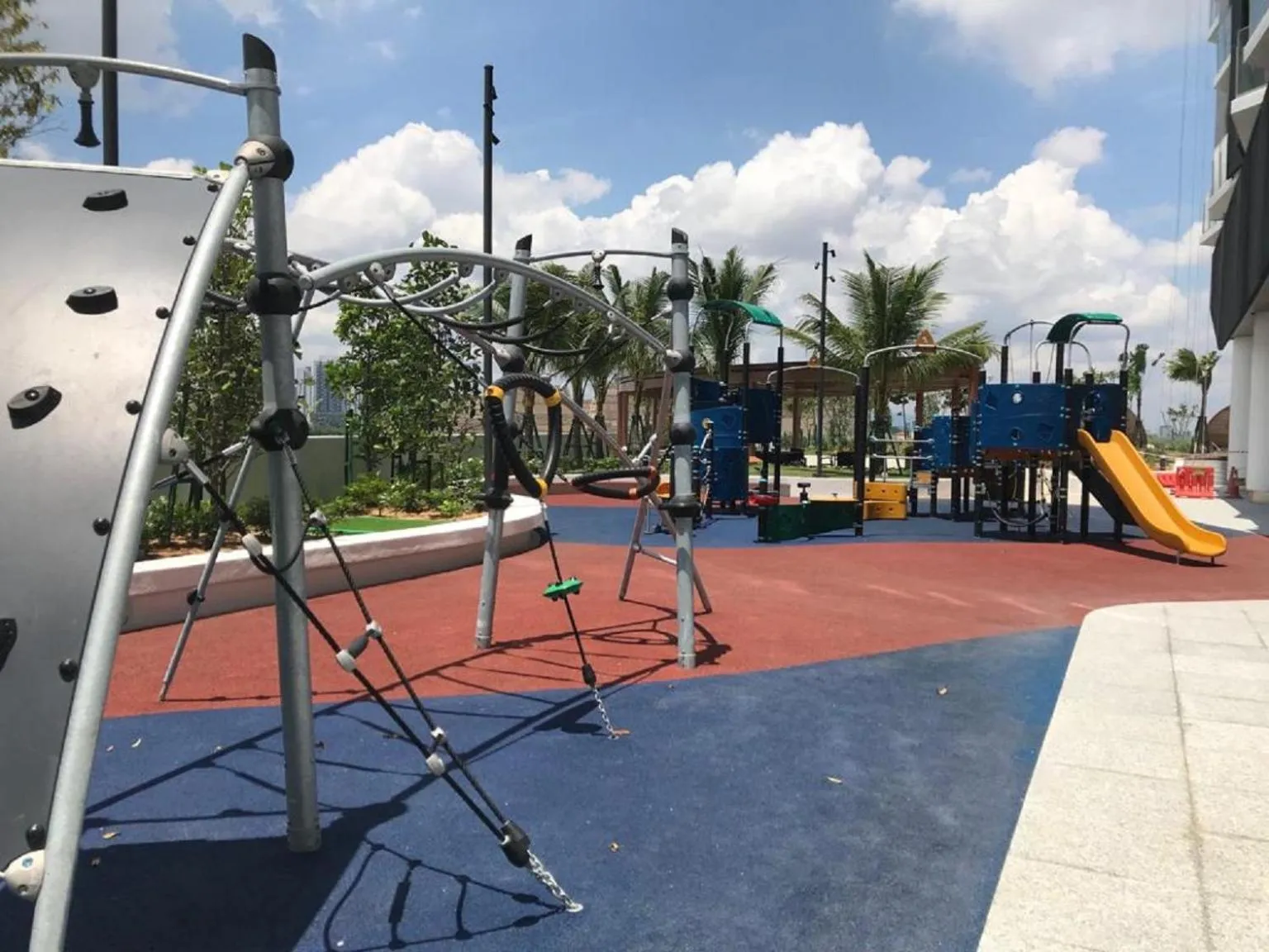 Almas Suites Puteri Harbour