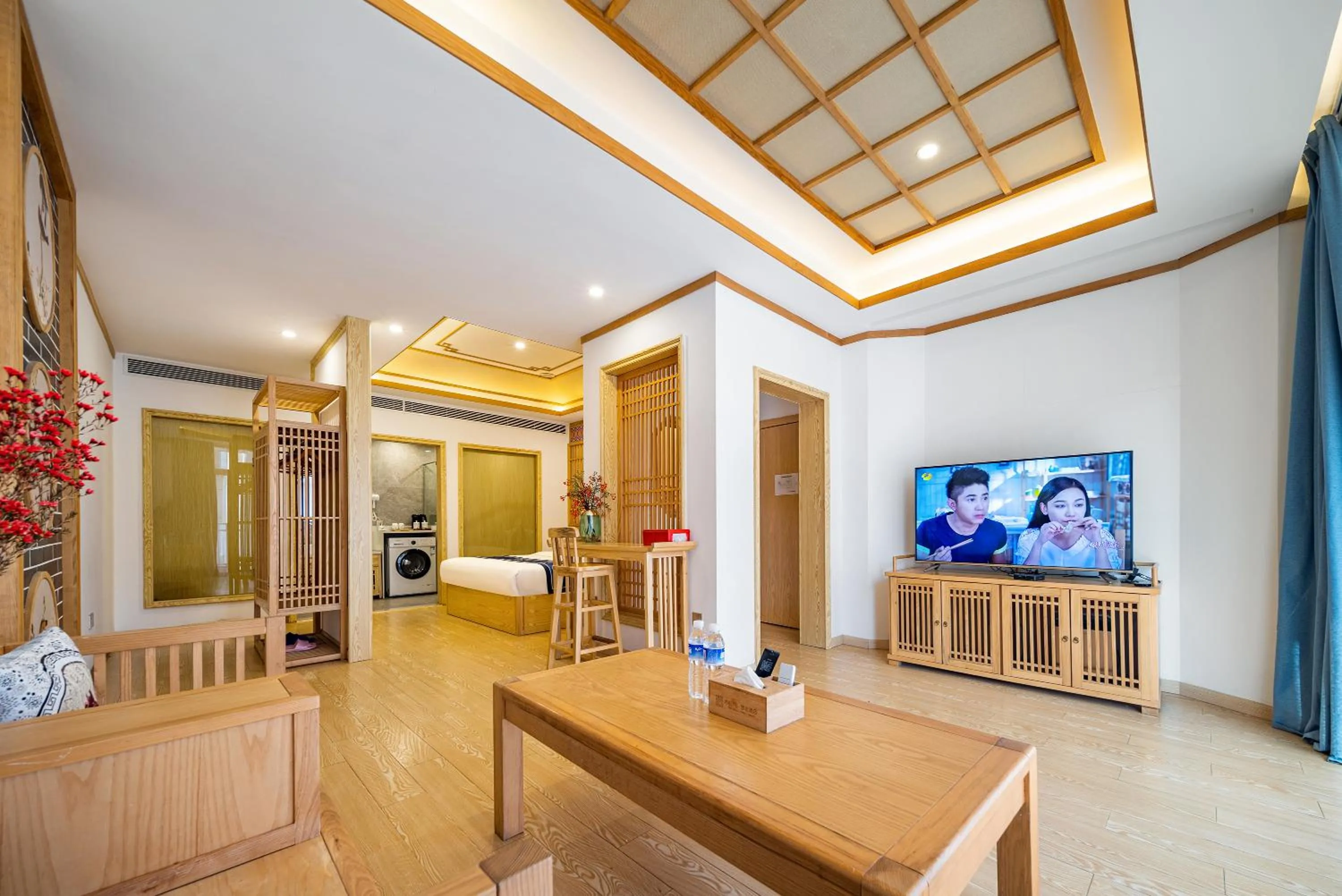 Suite with Balcony in Zhangjiajie DreamWay Hotel-Free airport-Zhangjiajie high-speed rail pick-up and drop-off service