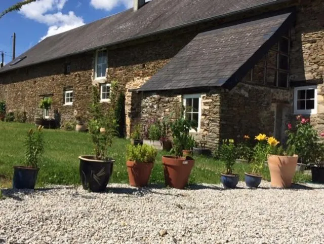 Chez Thomas 7 Route du Monde Ancien