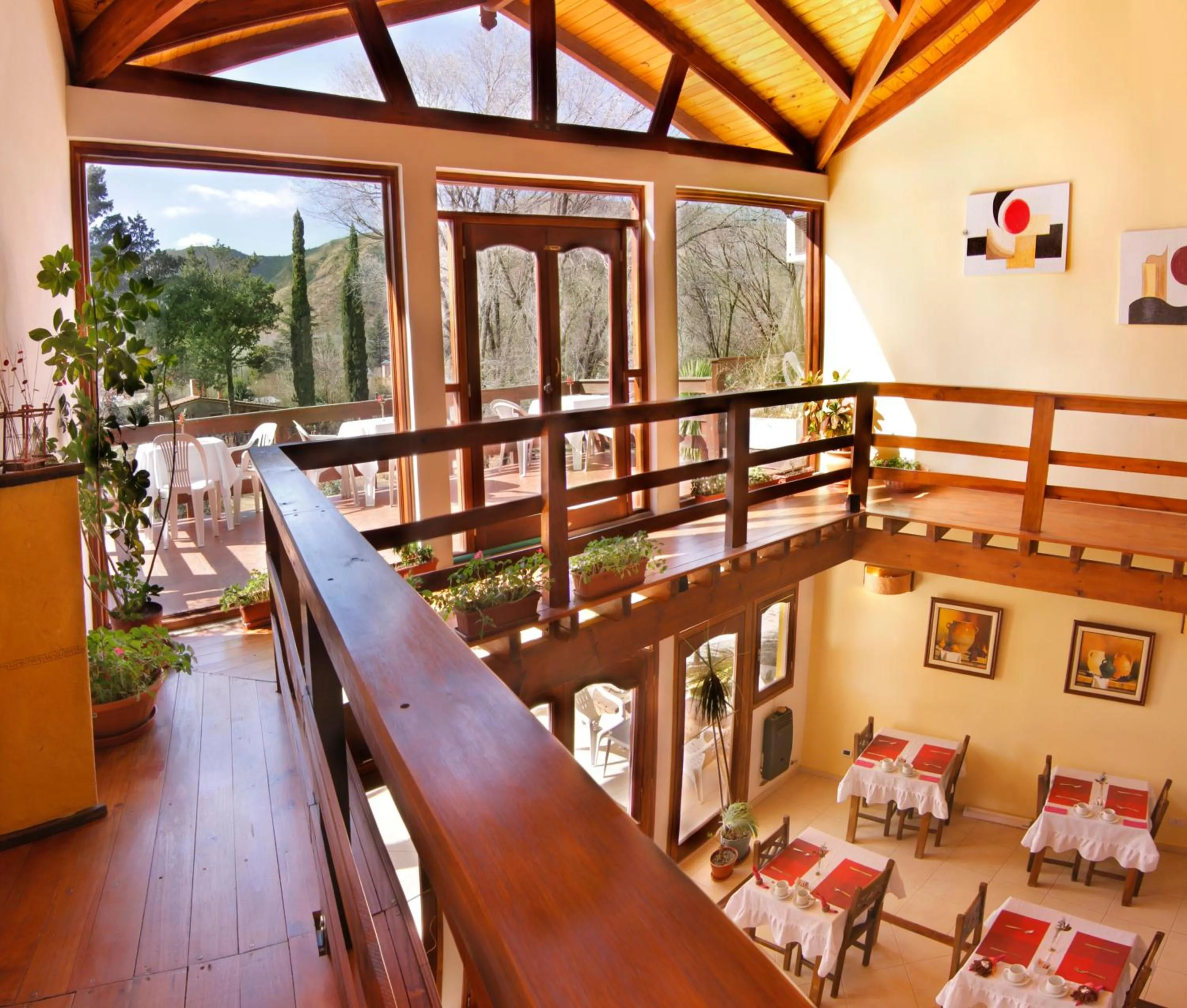 Communal lounge/ TV room in Posada Shemak