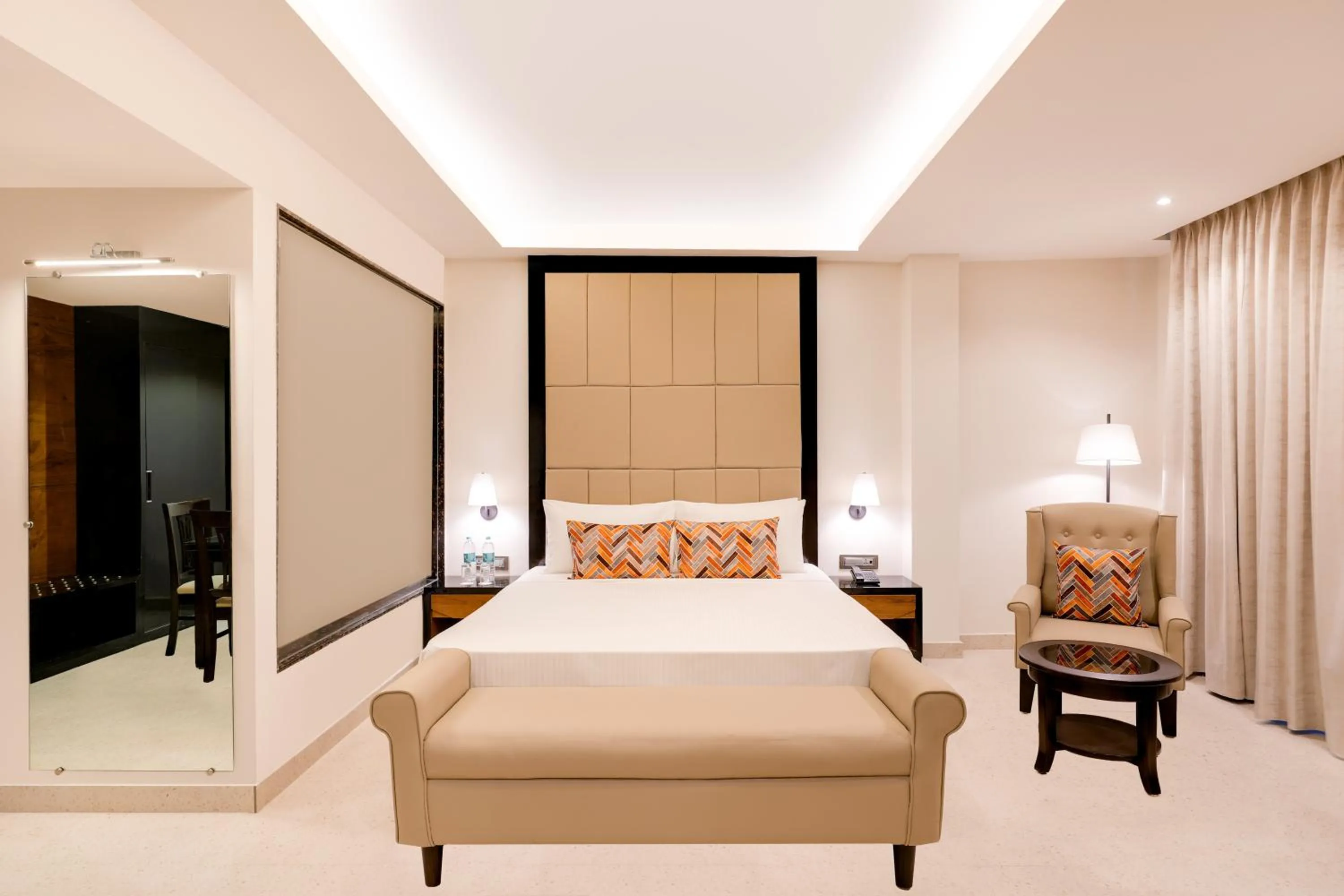 Bedroom, Bed in Lemon Tree Hotel Bhopal