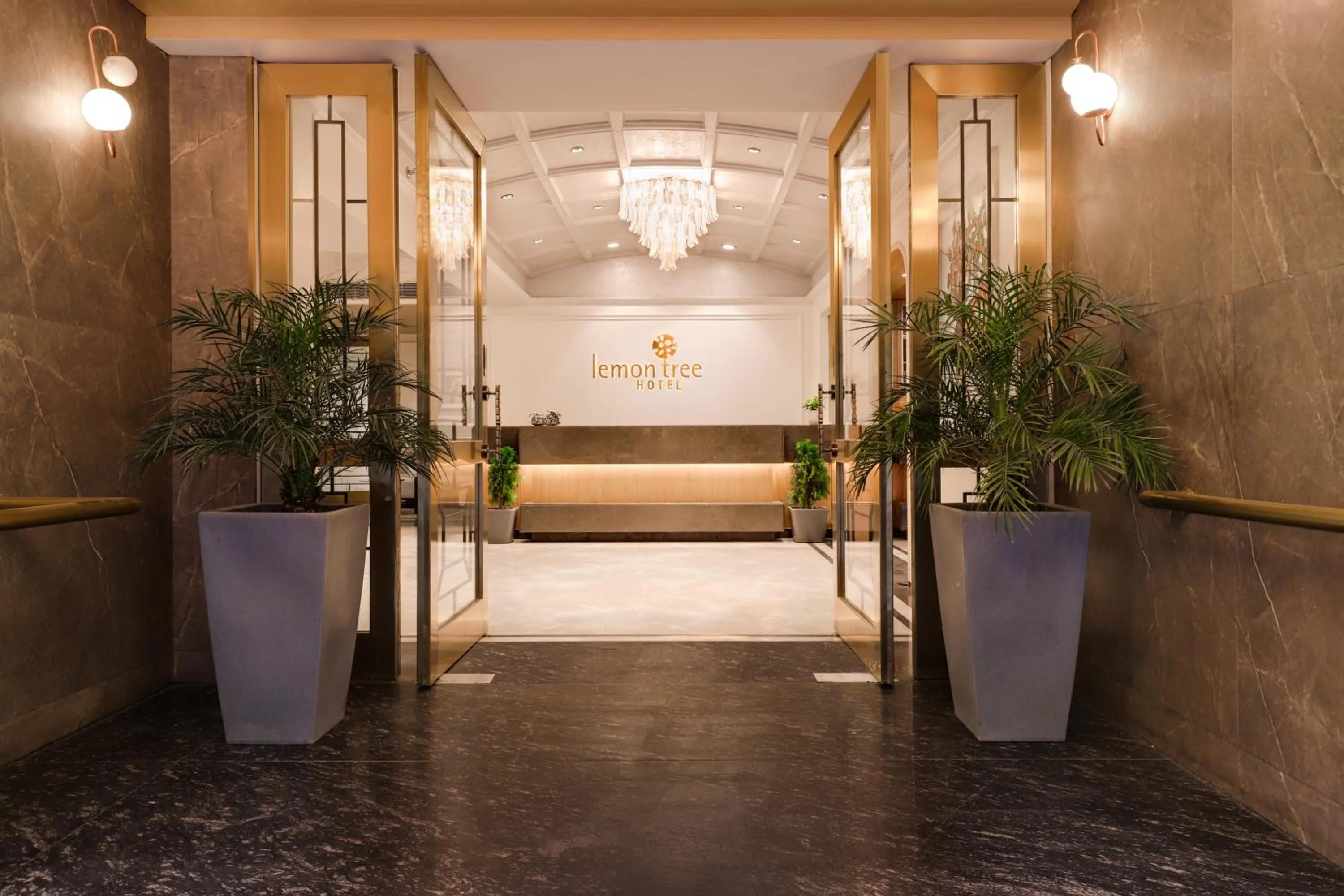 Facade/entrance in Lemon Tree Hotel Bhopal