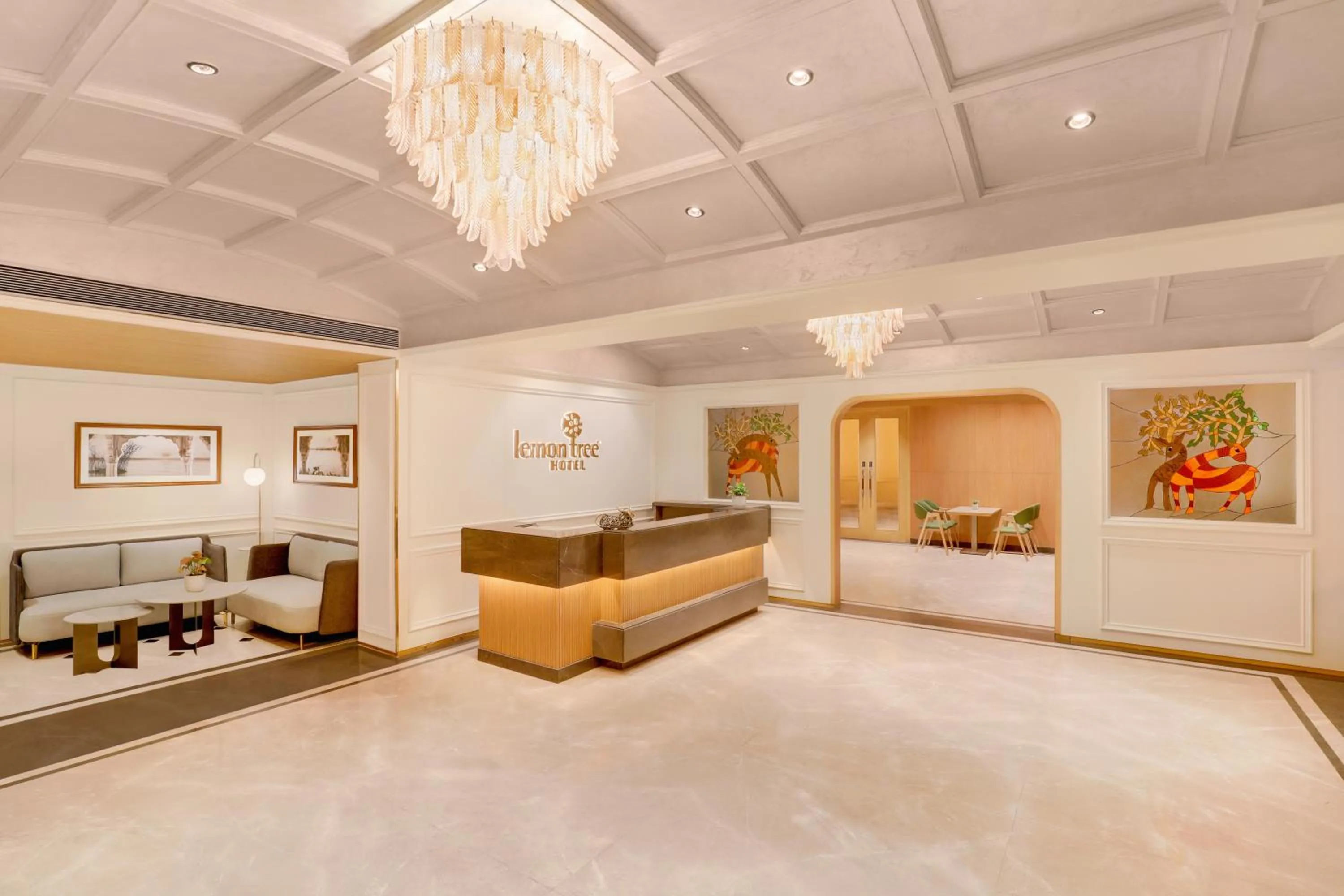 Lobby or reception in Lemon Tree Hotel Bhopal
