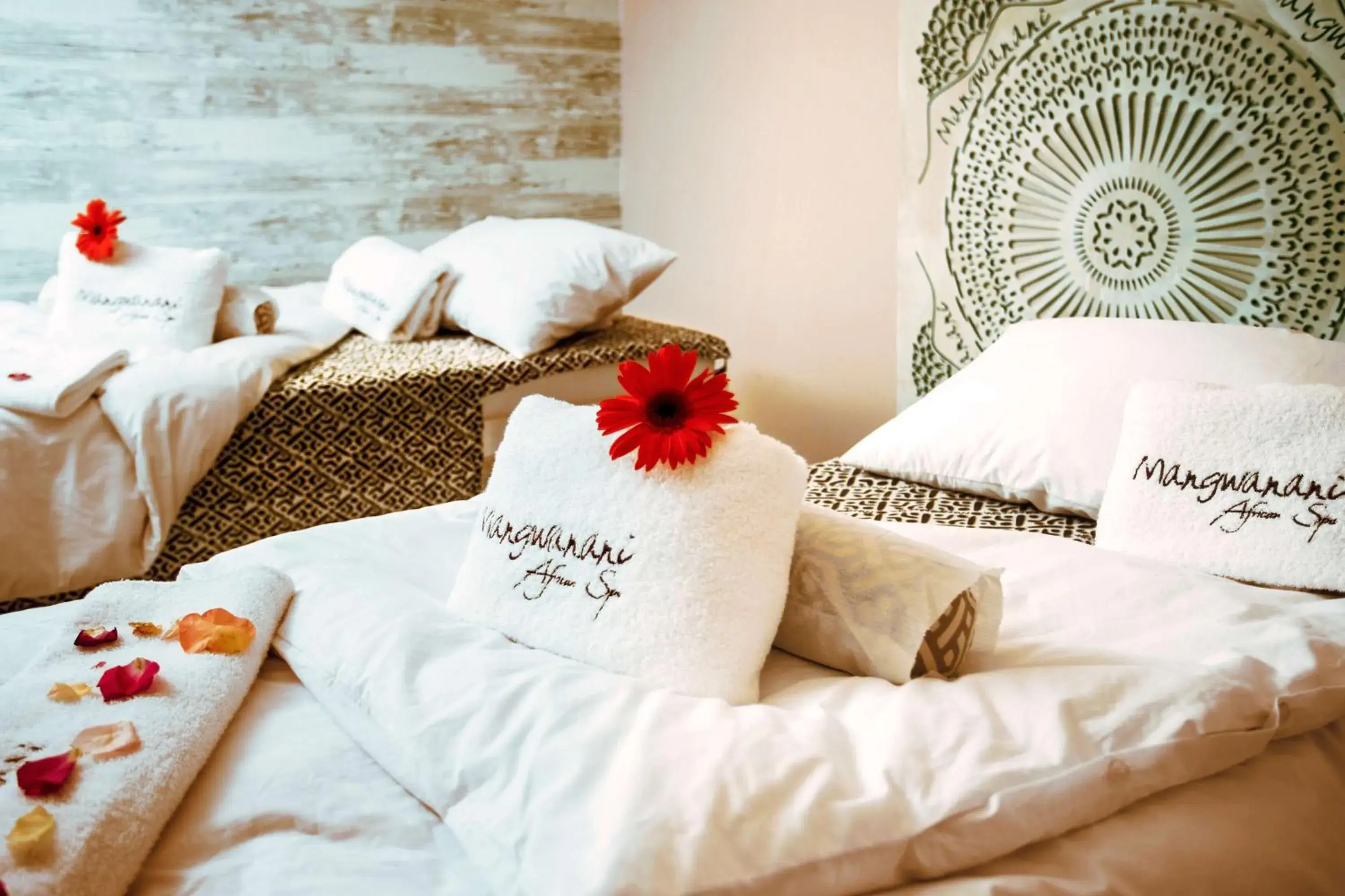 Spa and wellness centre/facilities, Bed in Southern Sun Elangeni & Maharani Spa and wellness centre/facilities, Bed in Southern Sun Elangeni & Maharani