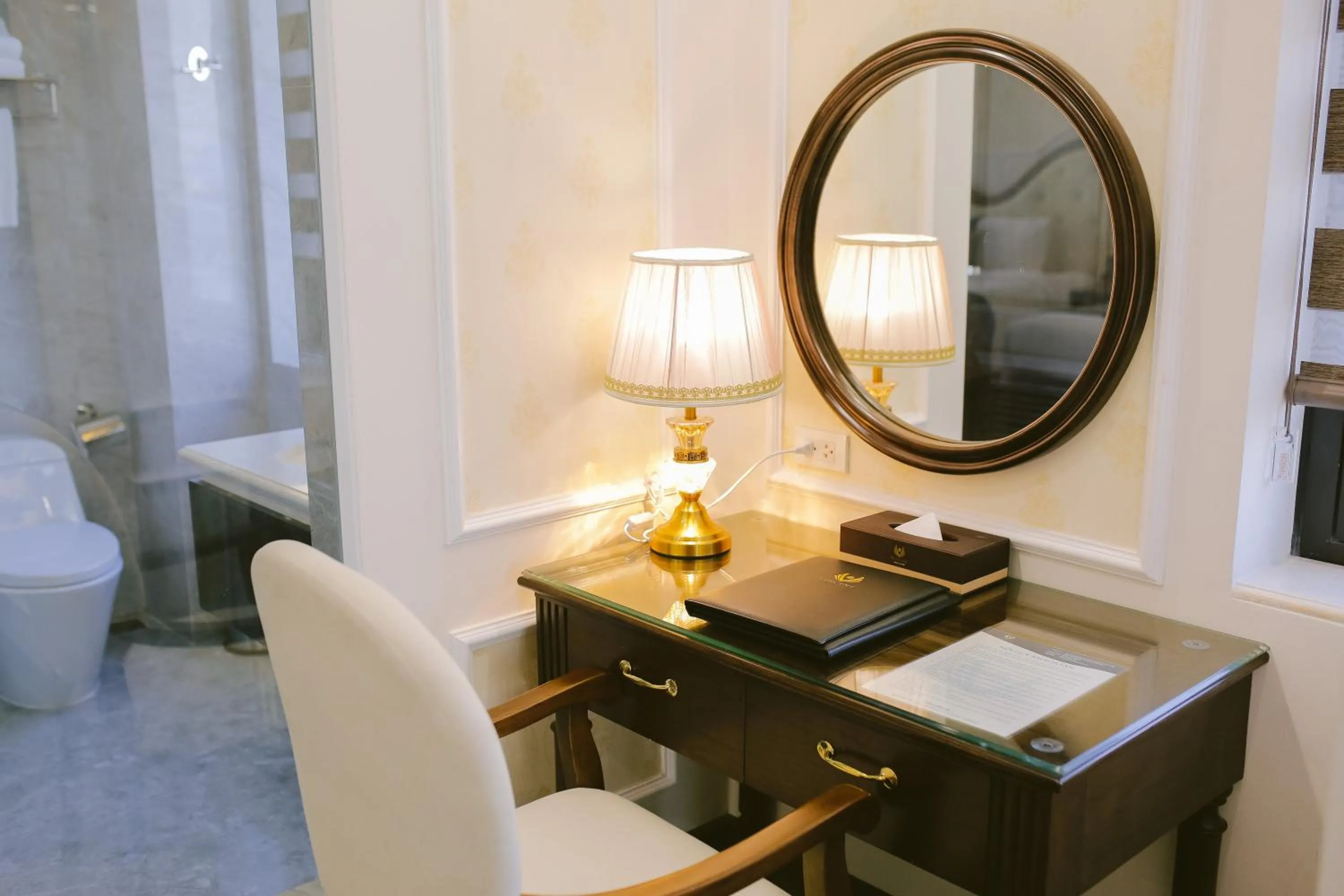 Seating area in Vincent Halong Hotel