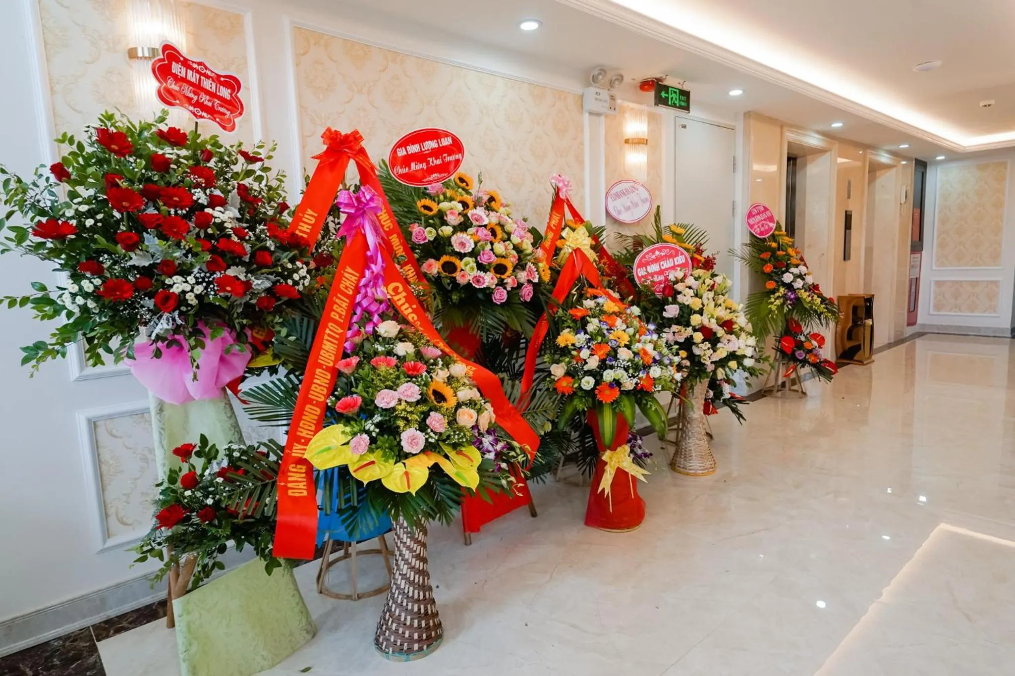 Lobby or reception in Vincent Halong Hotel