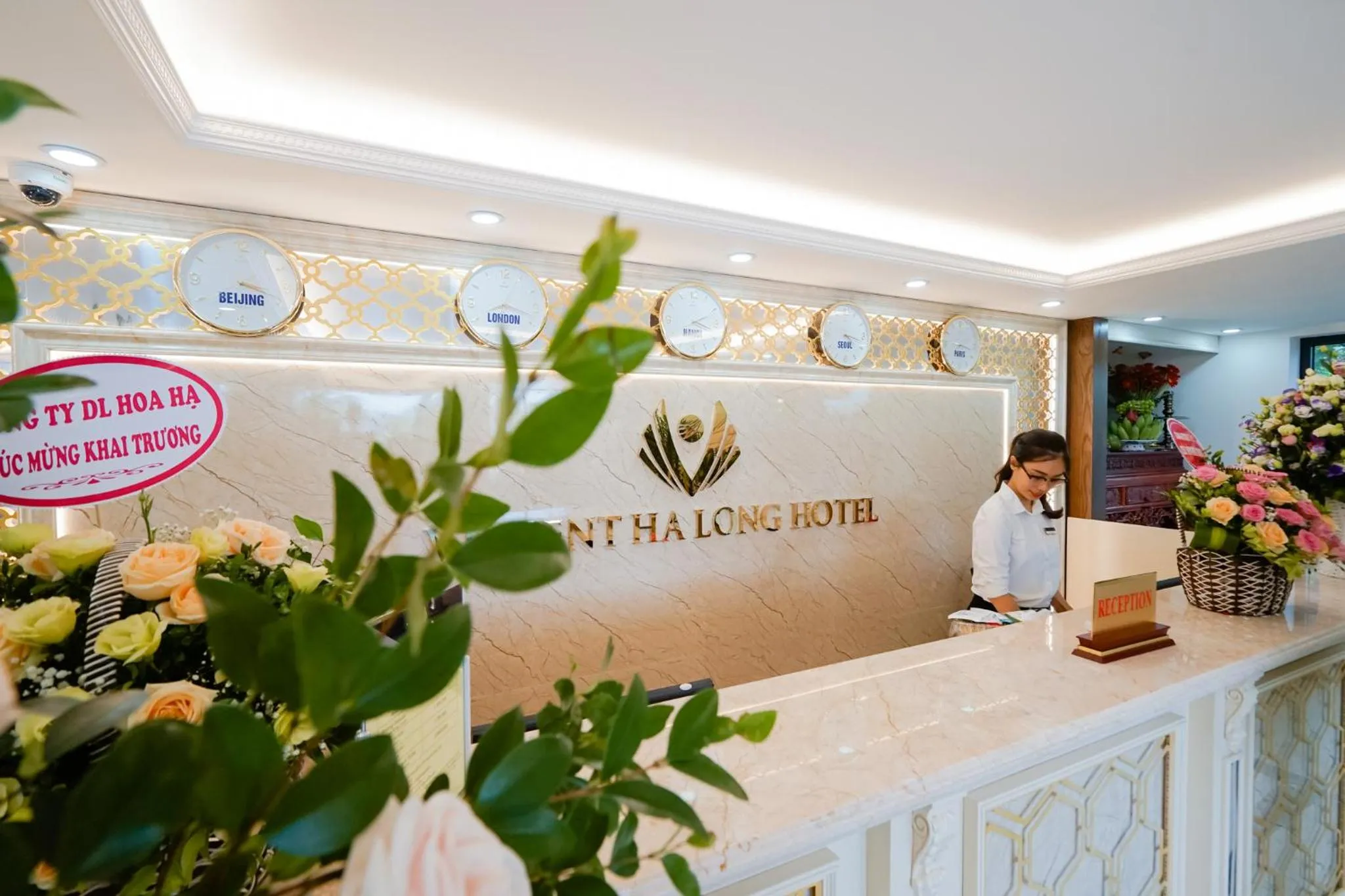 Staff in Vincent Halong Hotel