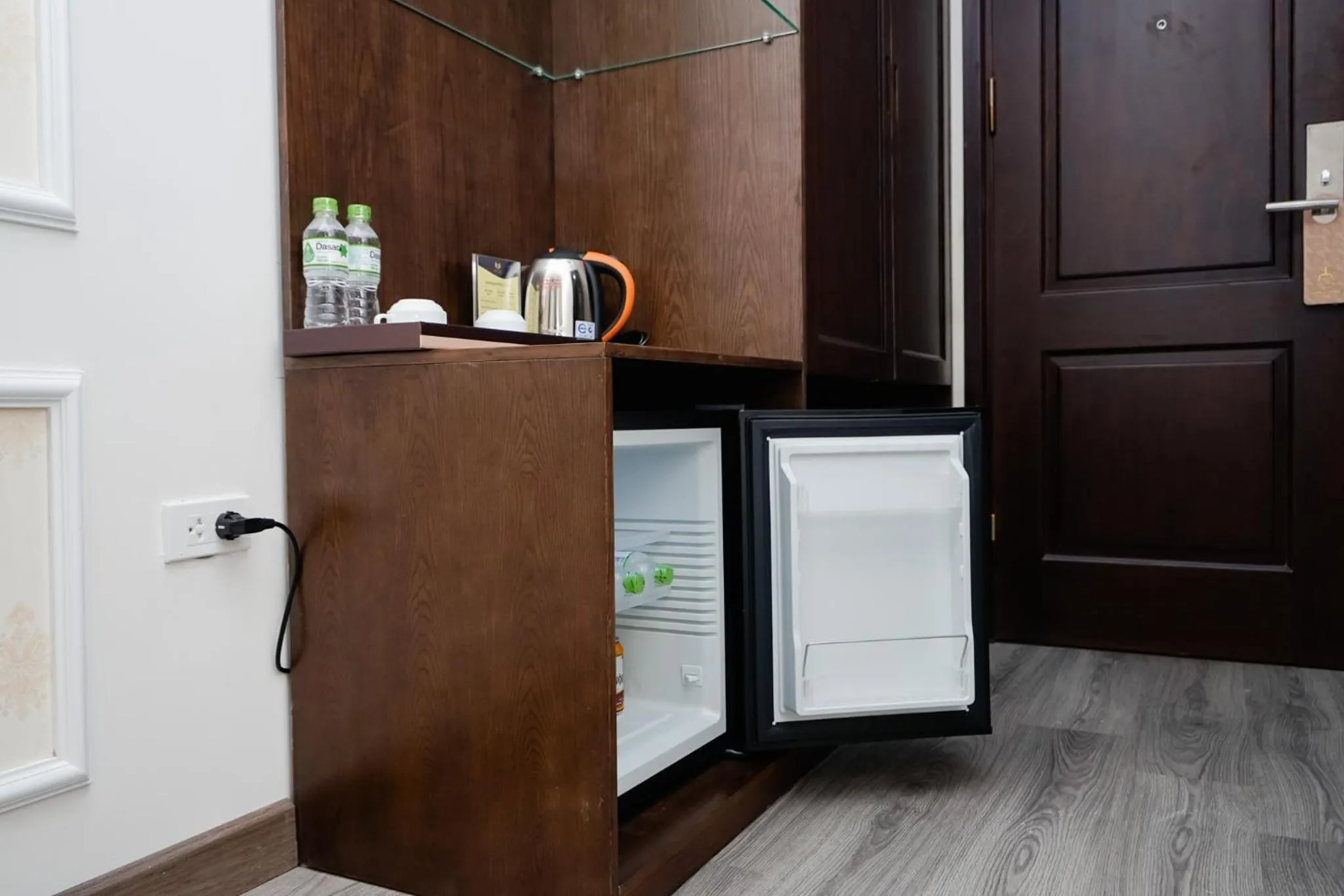 Coffee/tea facilities in Vincent Halong Hotel