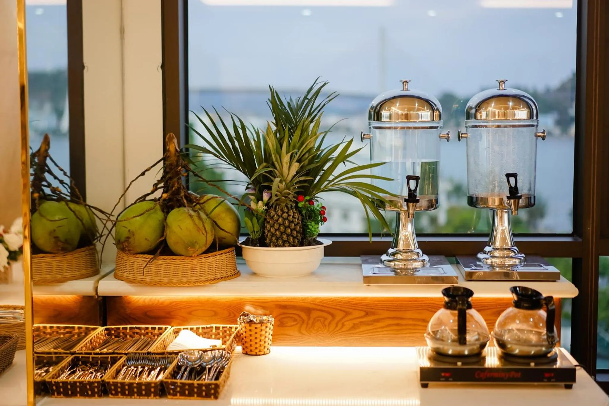 Breakfast in Vincent Halong Hotel