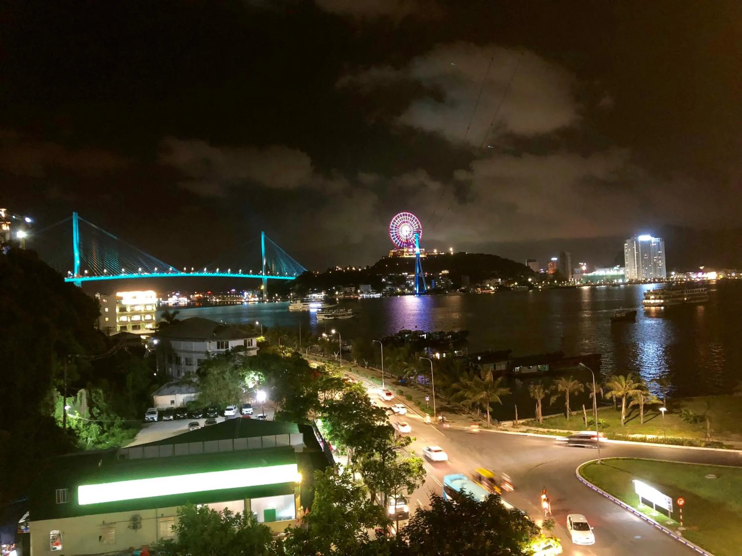 Nearby landmark in Vincent Halong Hotel