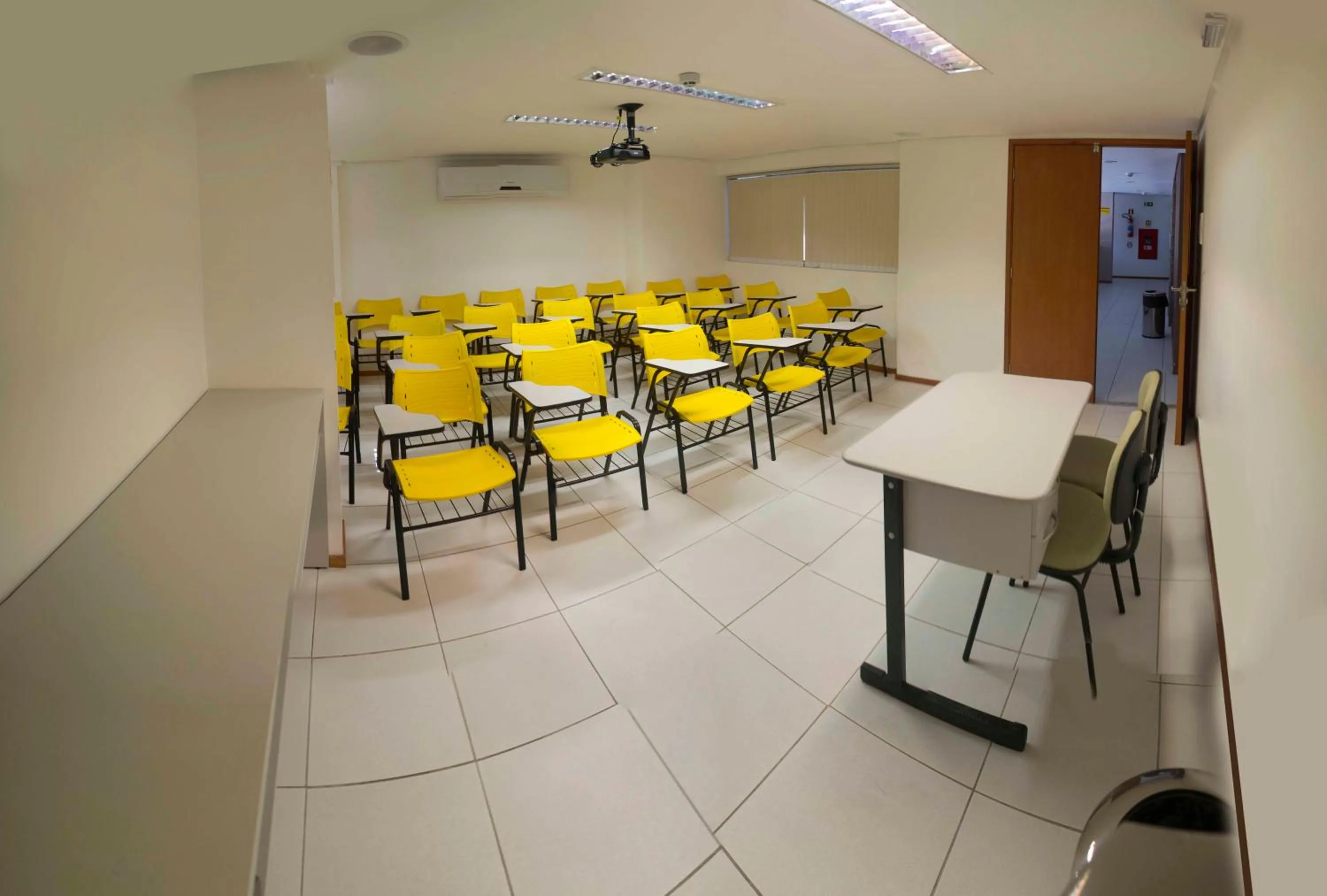 Area and facilities in Expresso R1