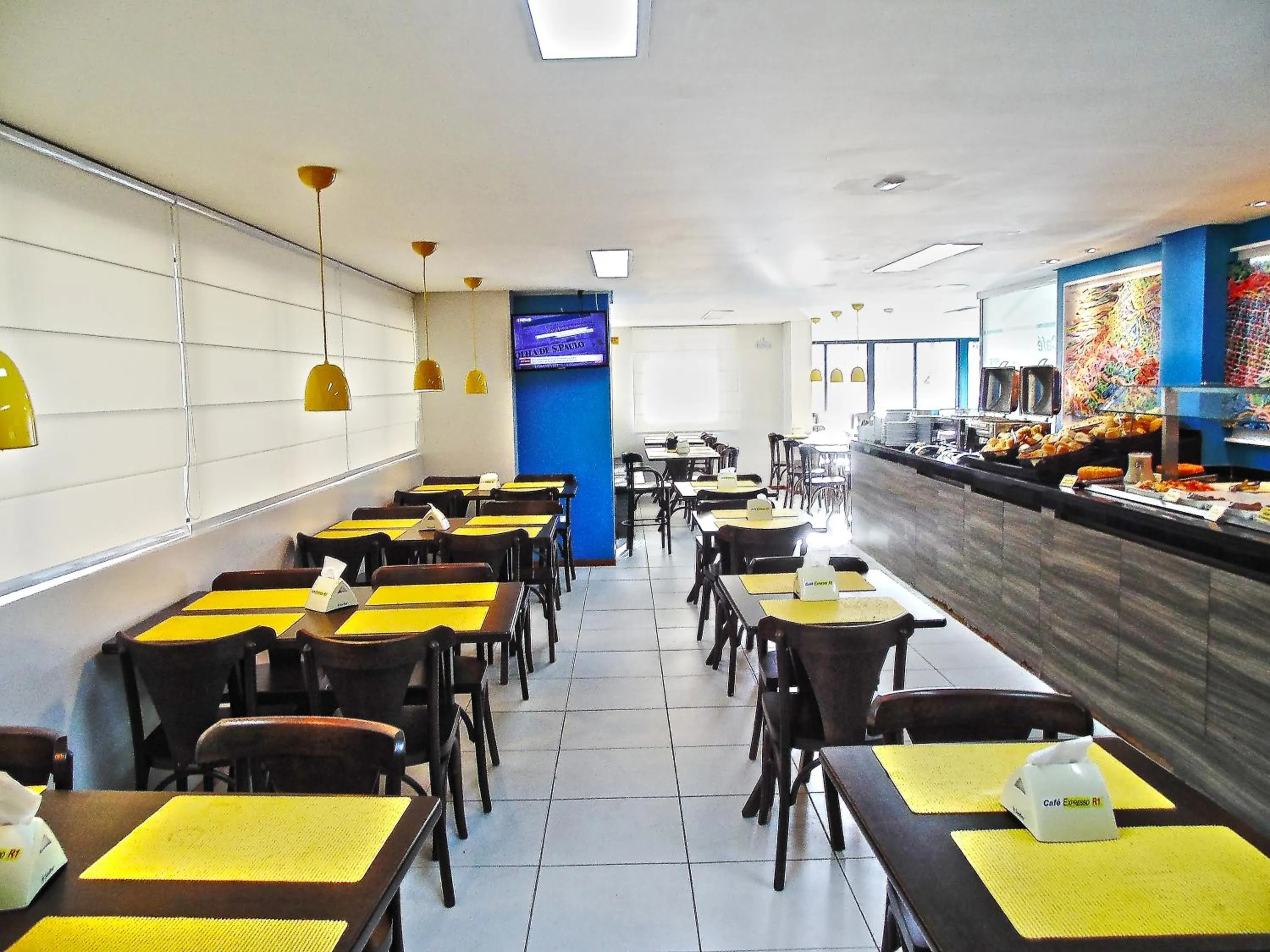 Restaurant/places to eat in Expresso R1