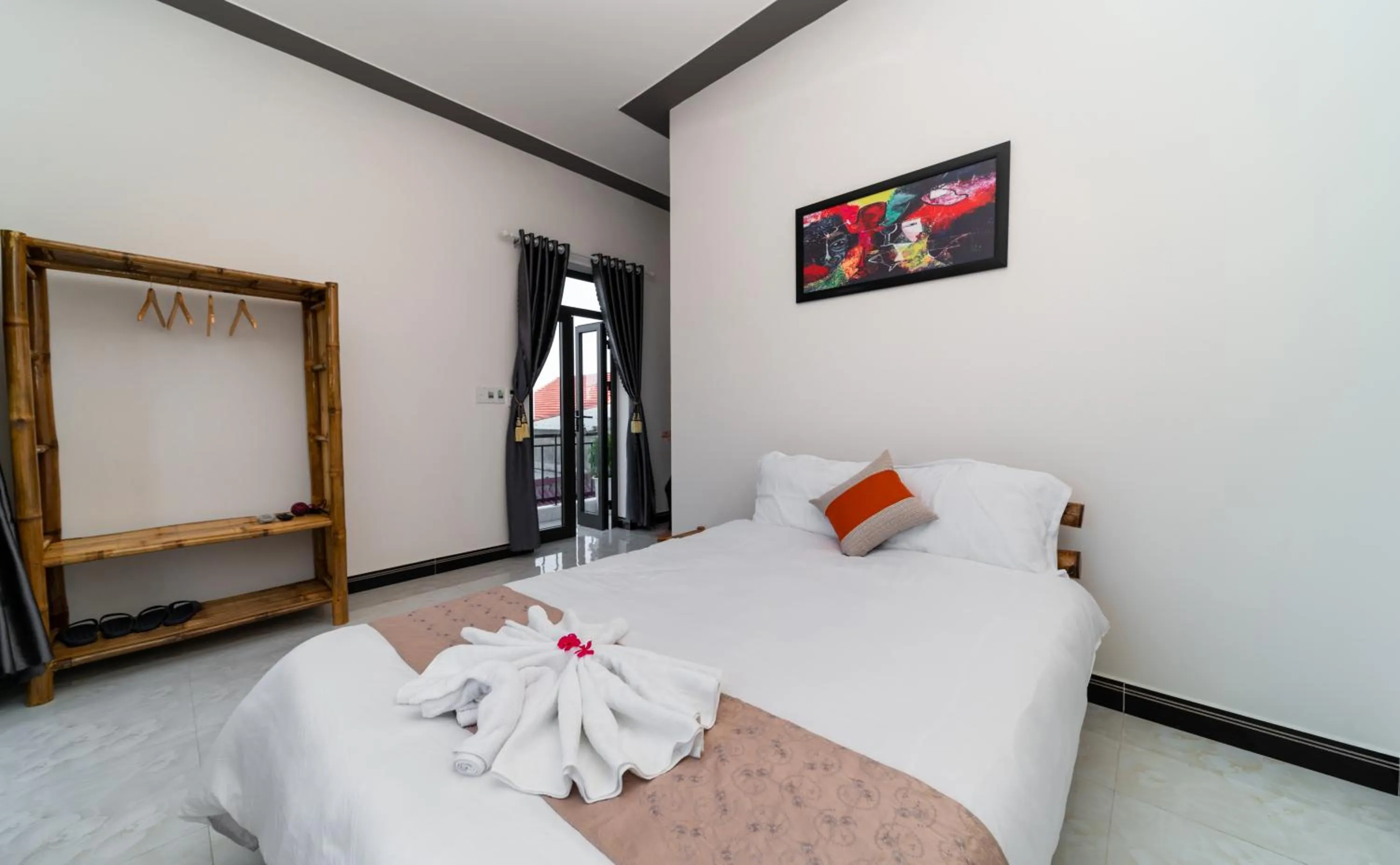 Staff, Bed in Hoi An Garden Sea Homestay