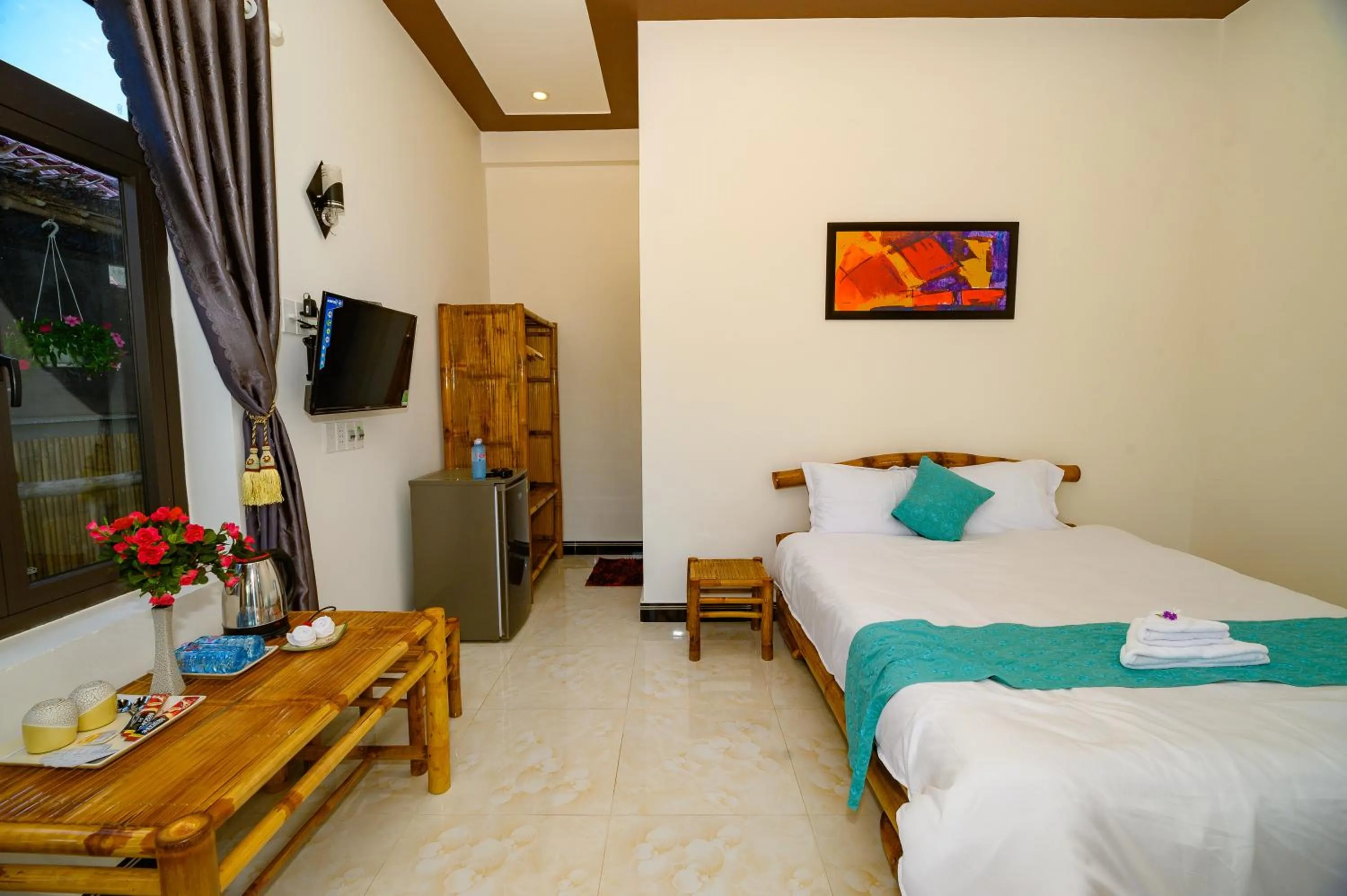 Staff, Bed in Hoi An Garden Sea Homestay