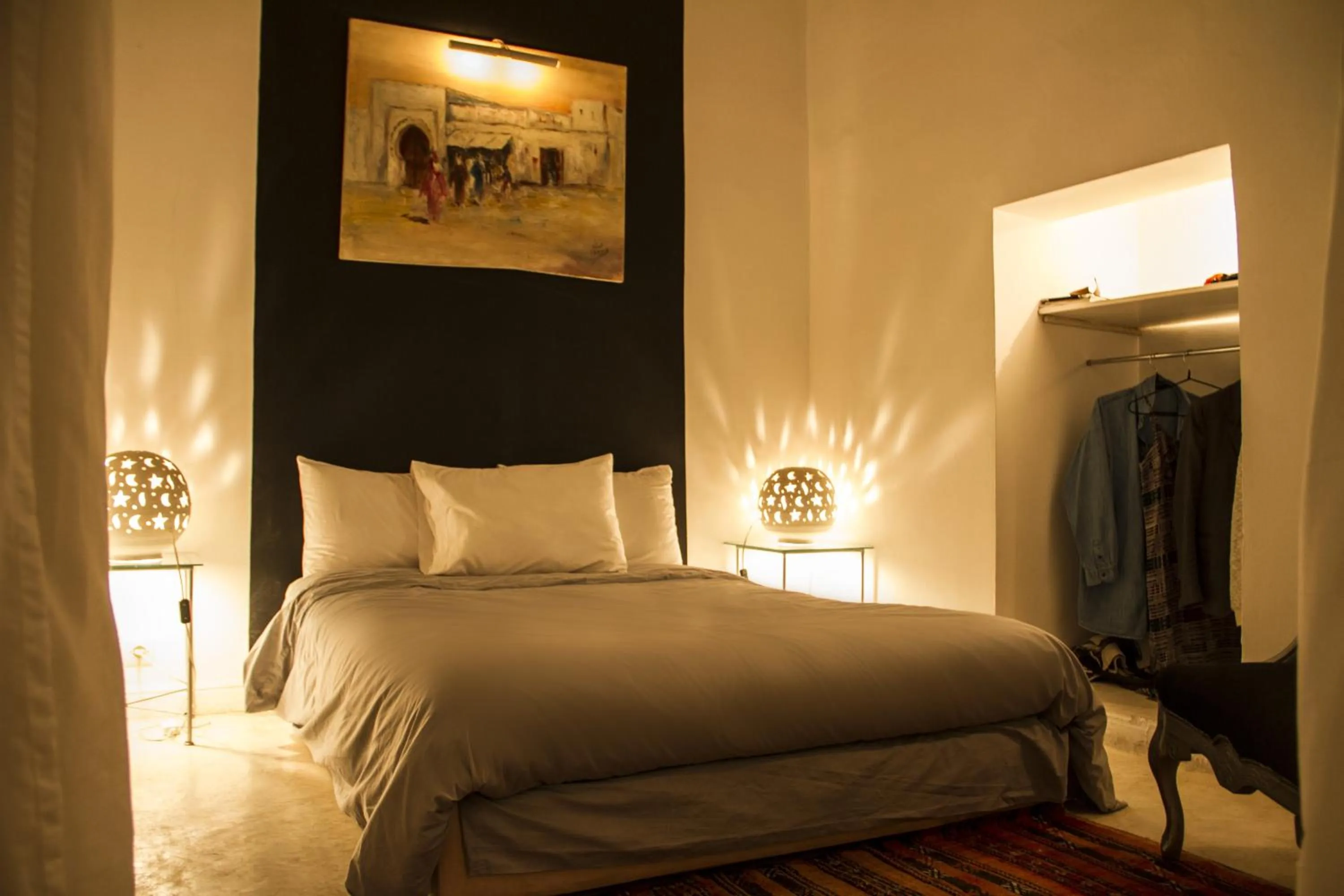 Photo of the whole room, Bed in Riad THALGE