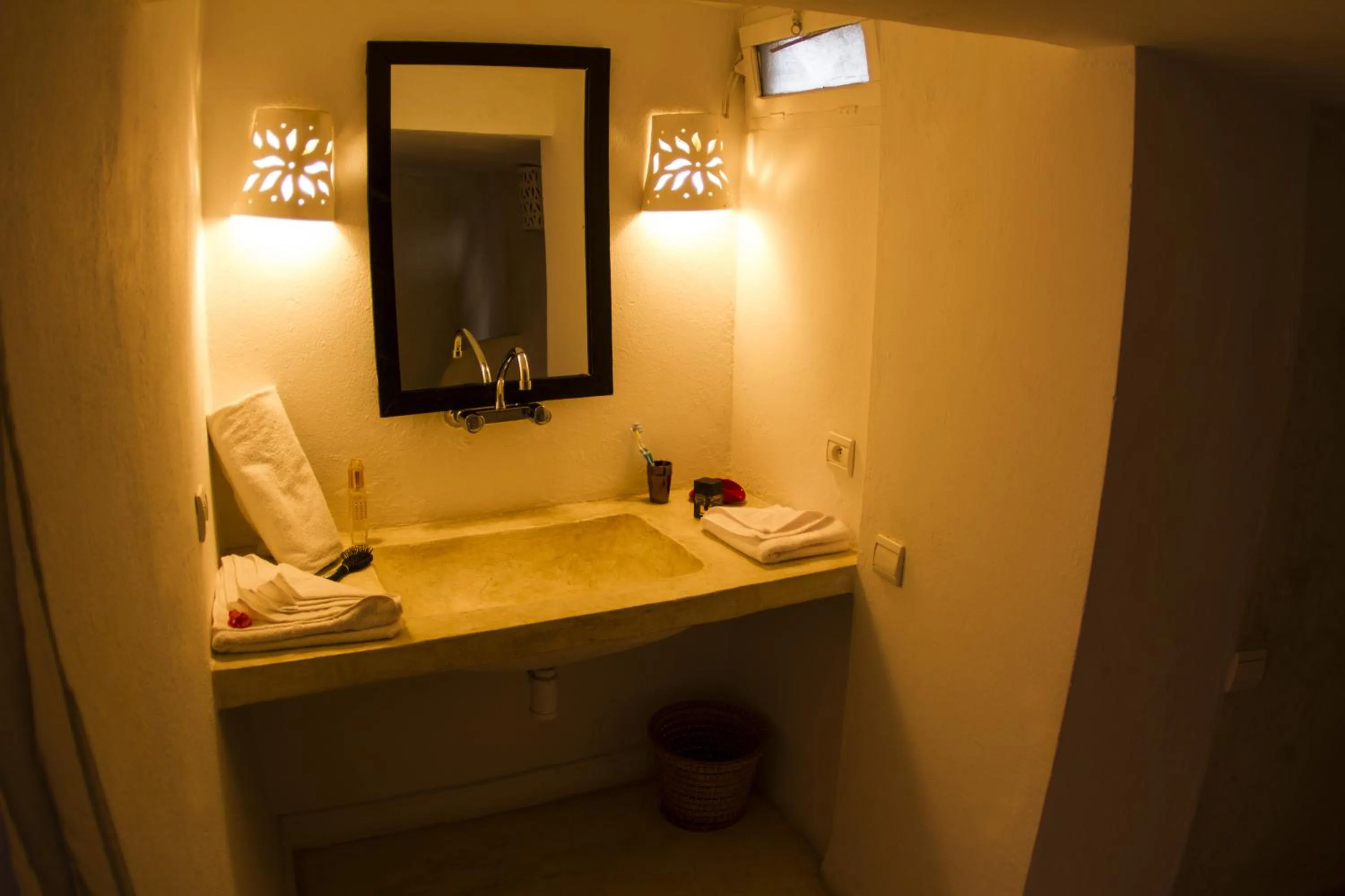 Bathroom in Riad THALGE