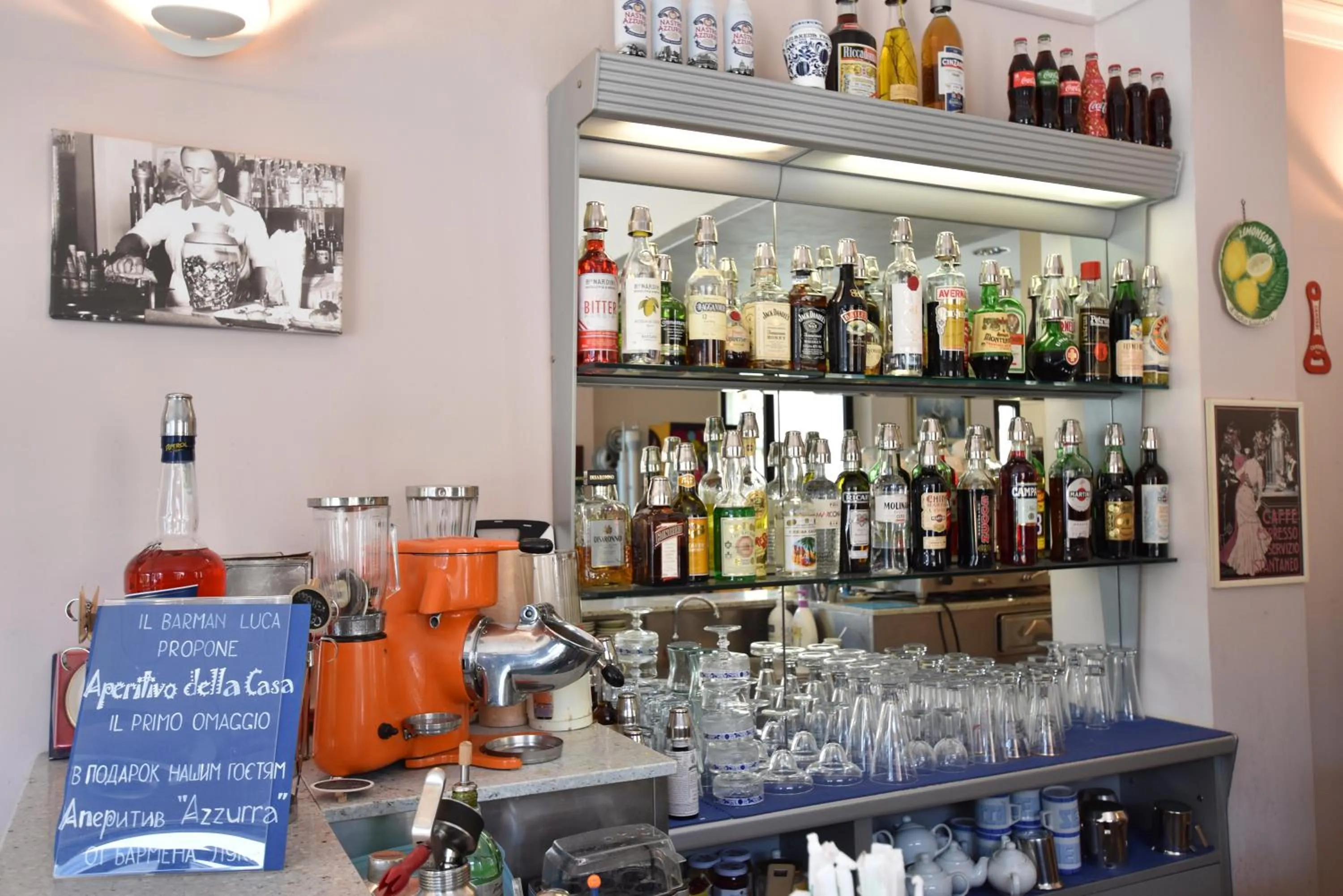 Lounge or bar in Hotel Azzurra