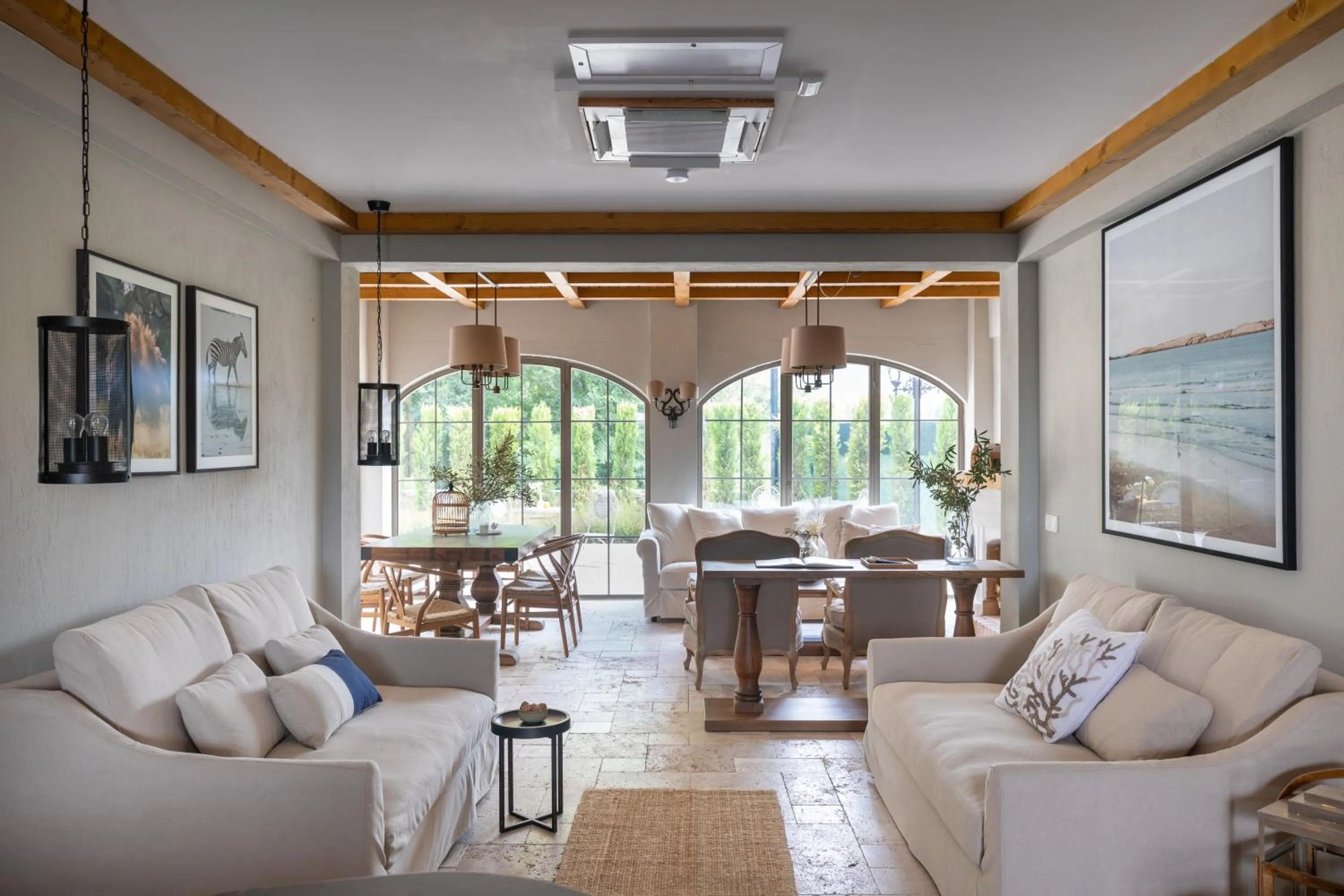 Living room in Zigo's Hotel