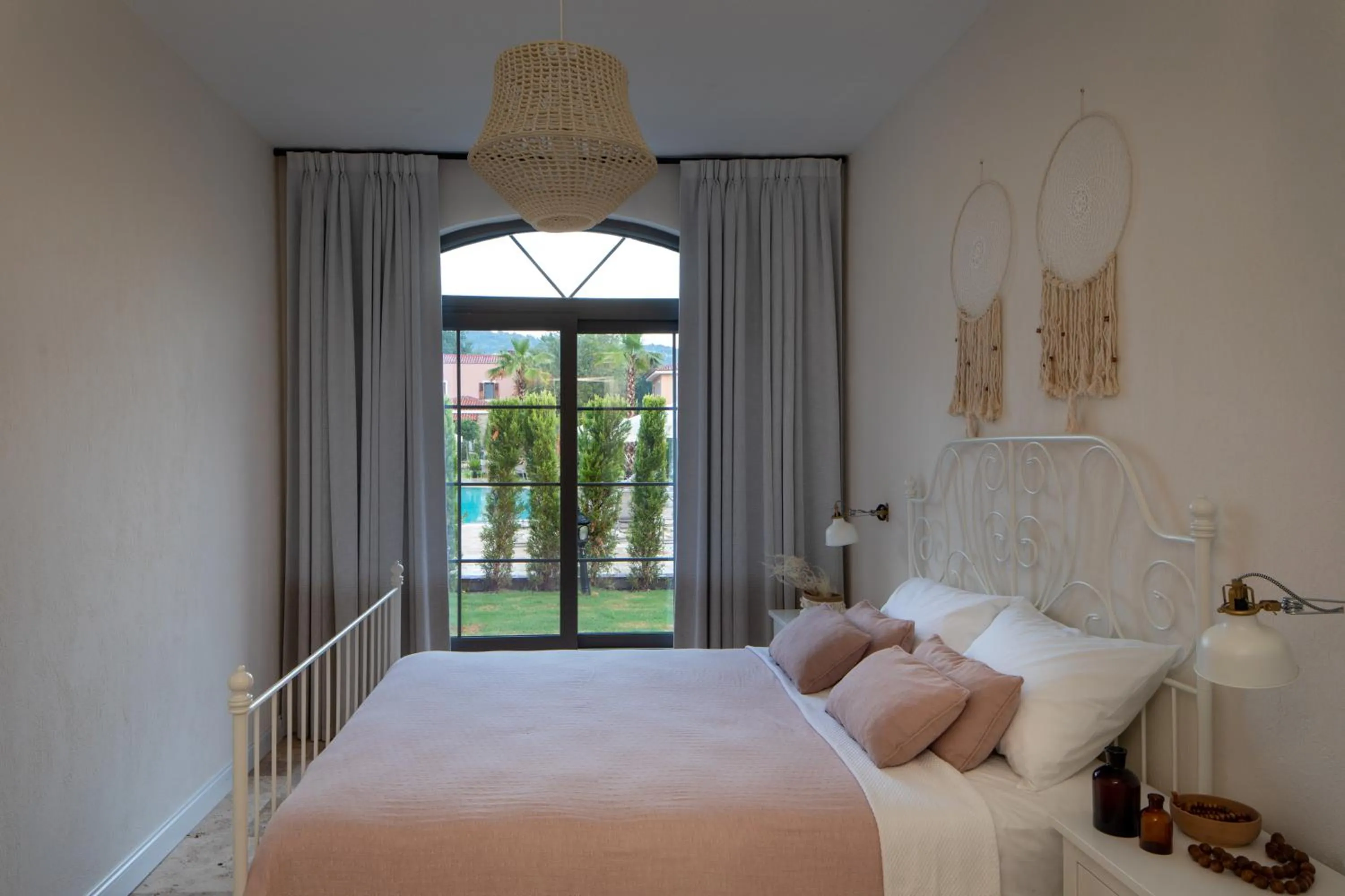 Bedroom, Bed in Zigo's Hotel