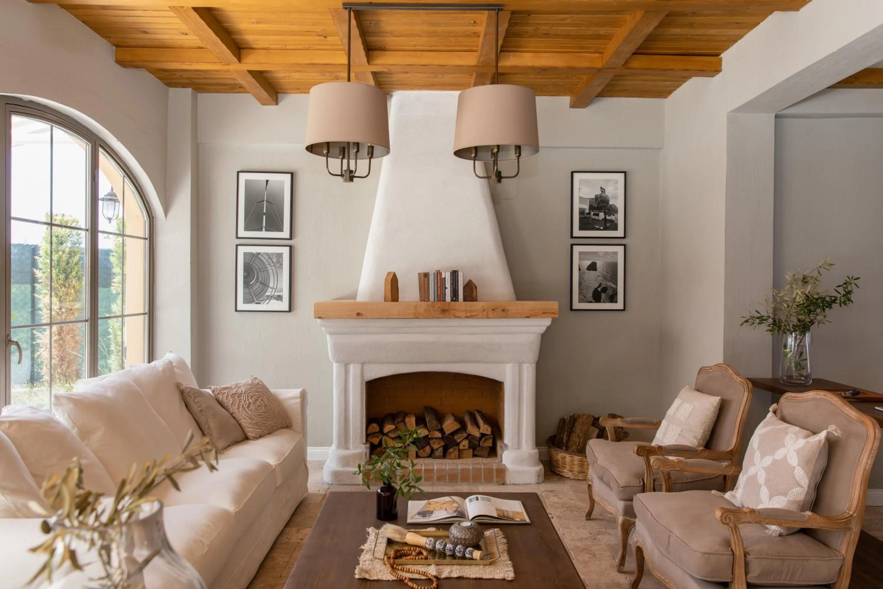 Living room in Zigo's Hotel