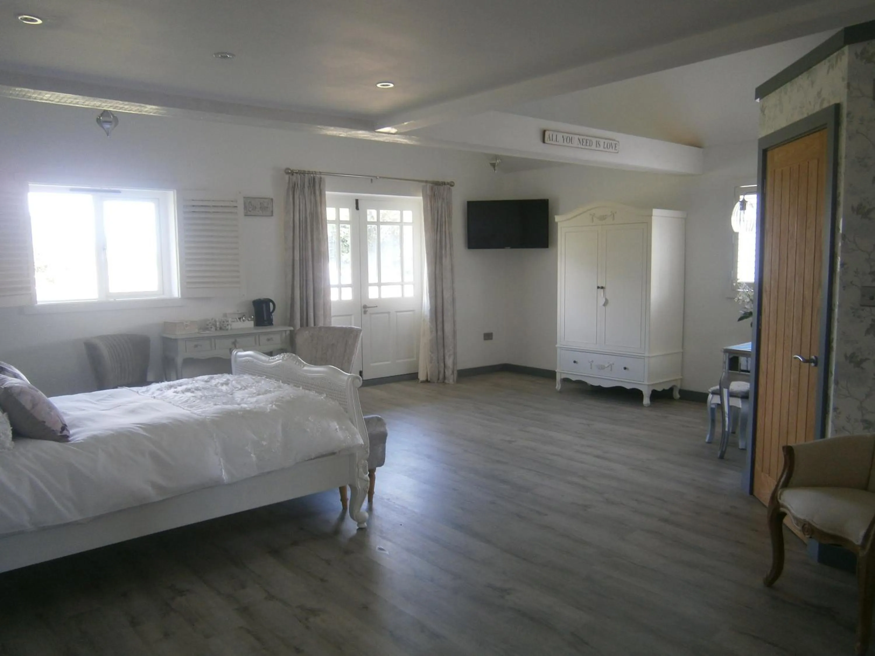 Bed in The Crown Lodges