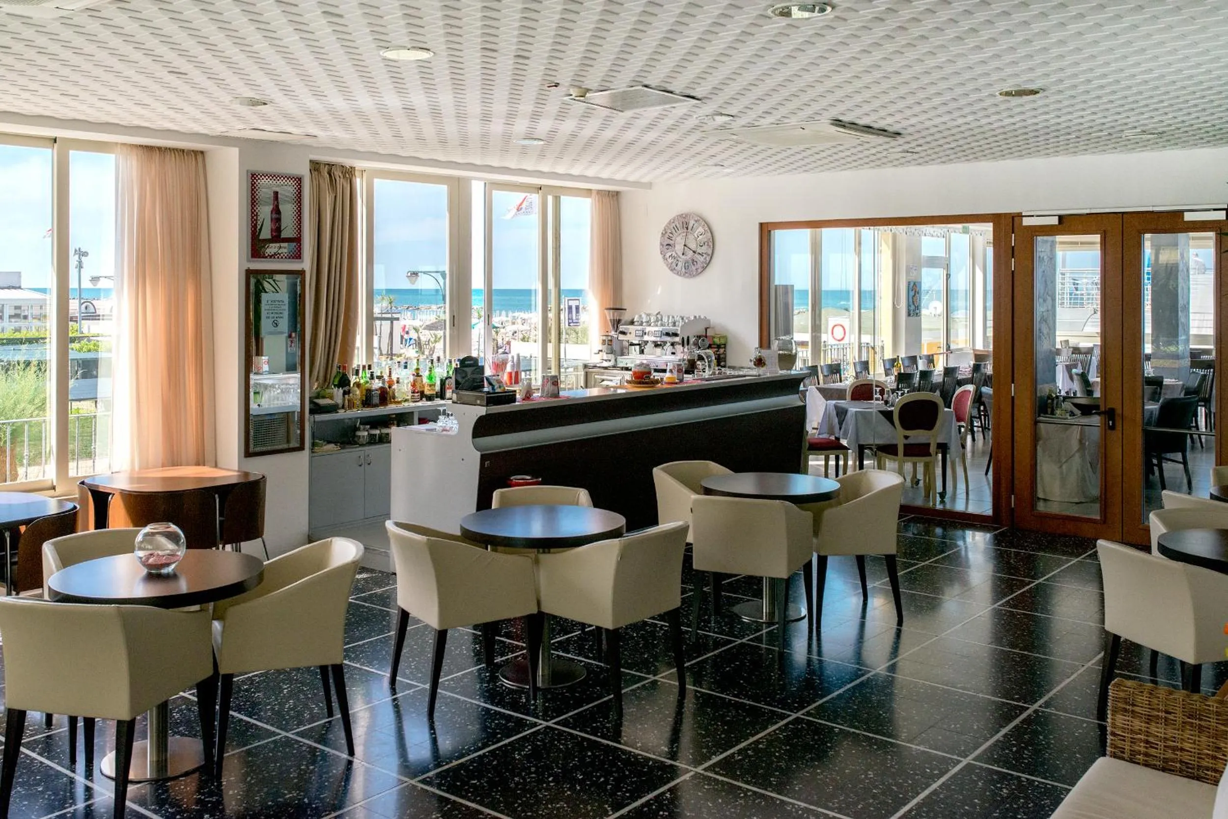 Lounge or bar in Hotel Belsoggiorno