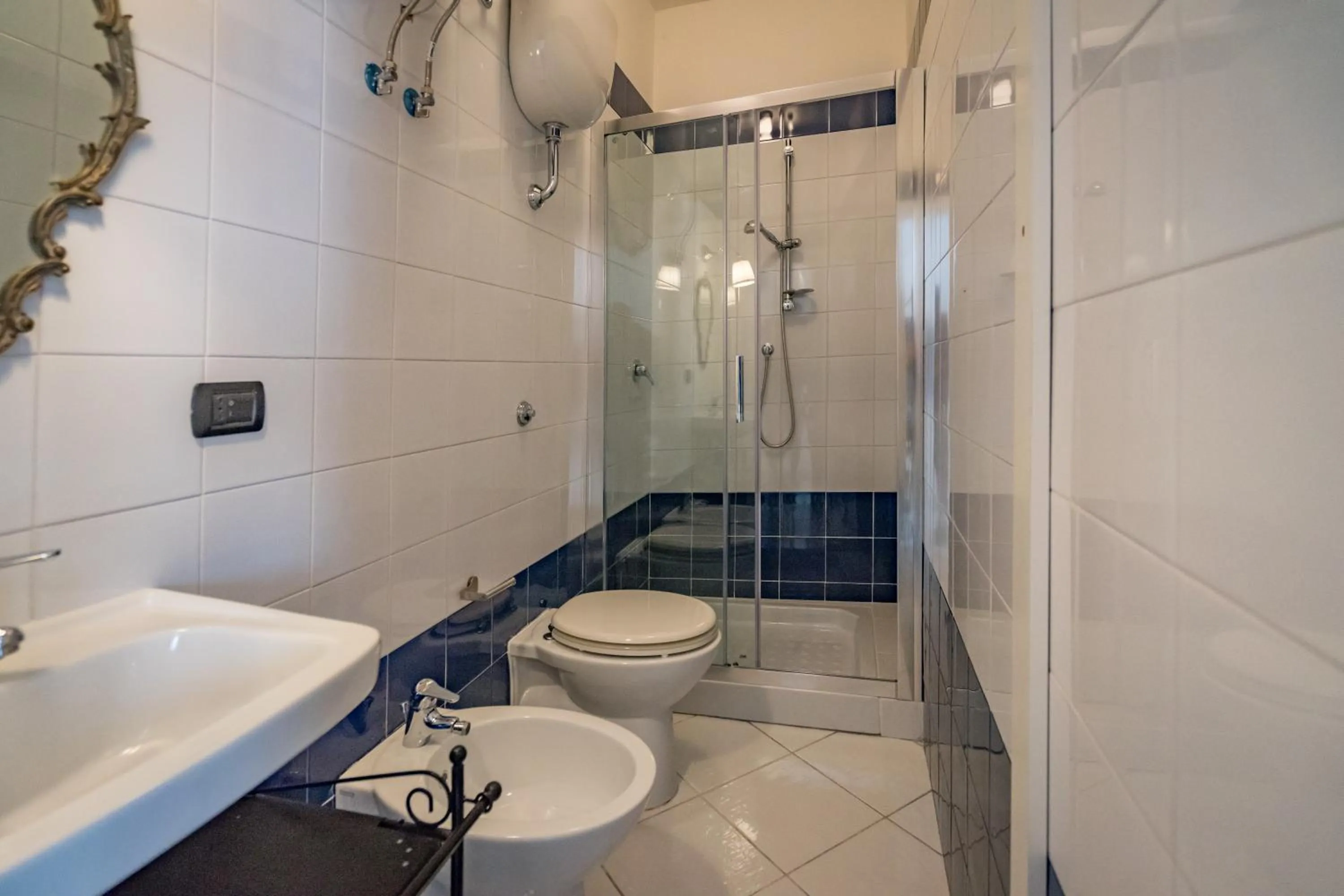 Shower in Borgo Dei Saraceni - Suites & Apartments