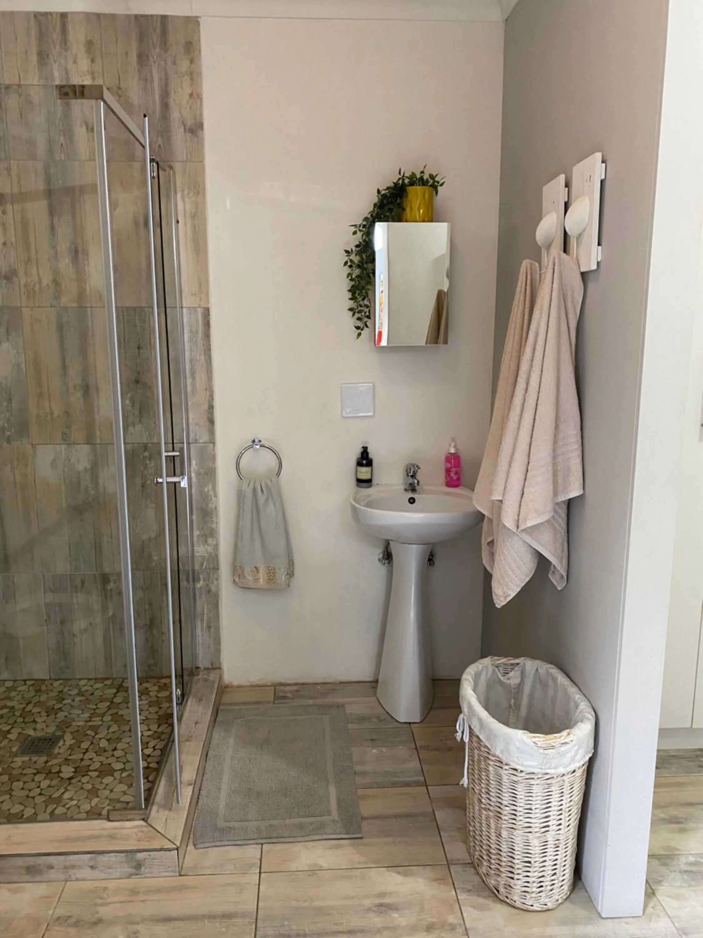 Bathroom in AfricaLove Guest Condo