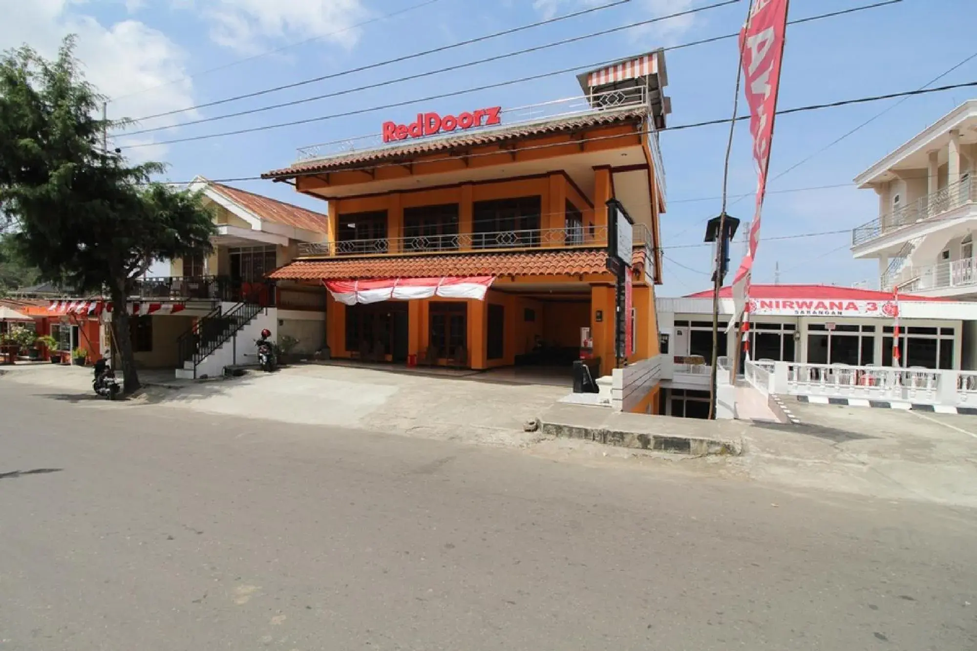 Property building in RedDoorz near Sarangan Lake Property building in RedDoorz near Sarangan Lake