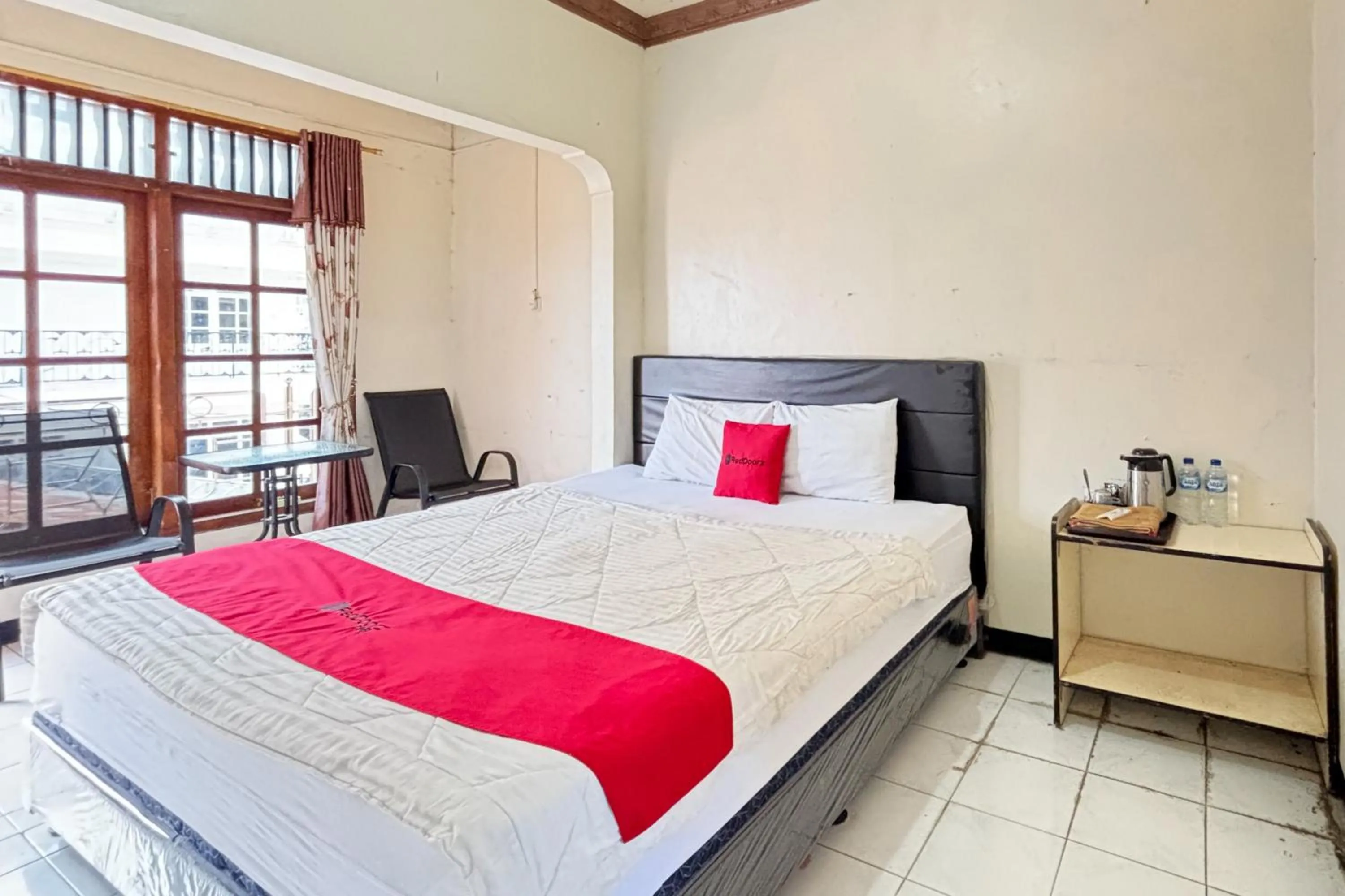 Bedroom, Bed in RedDoorz near Sarangan Lake