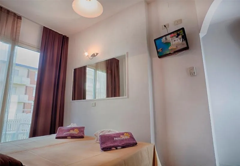 Bed in Hotel King - Azzurro Club