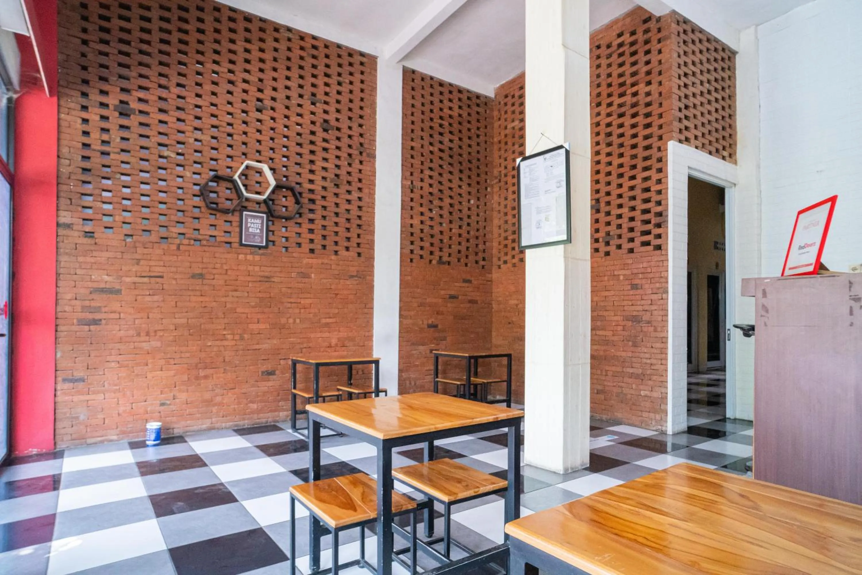 Lobby or reception in RedDoorz syariah @ Selomangleng Kediri