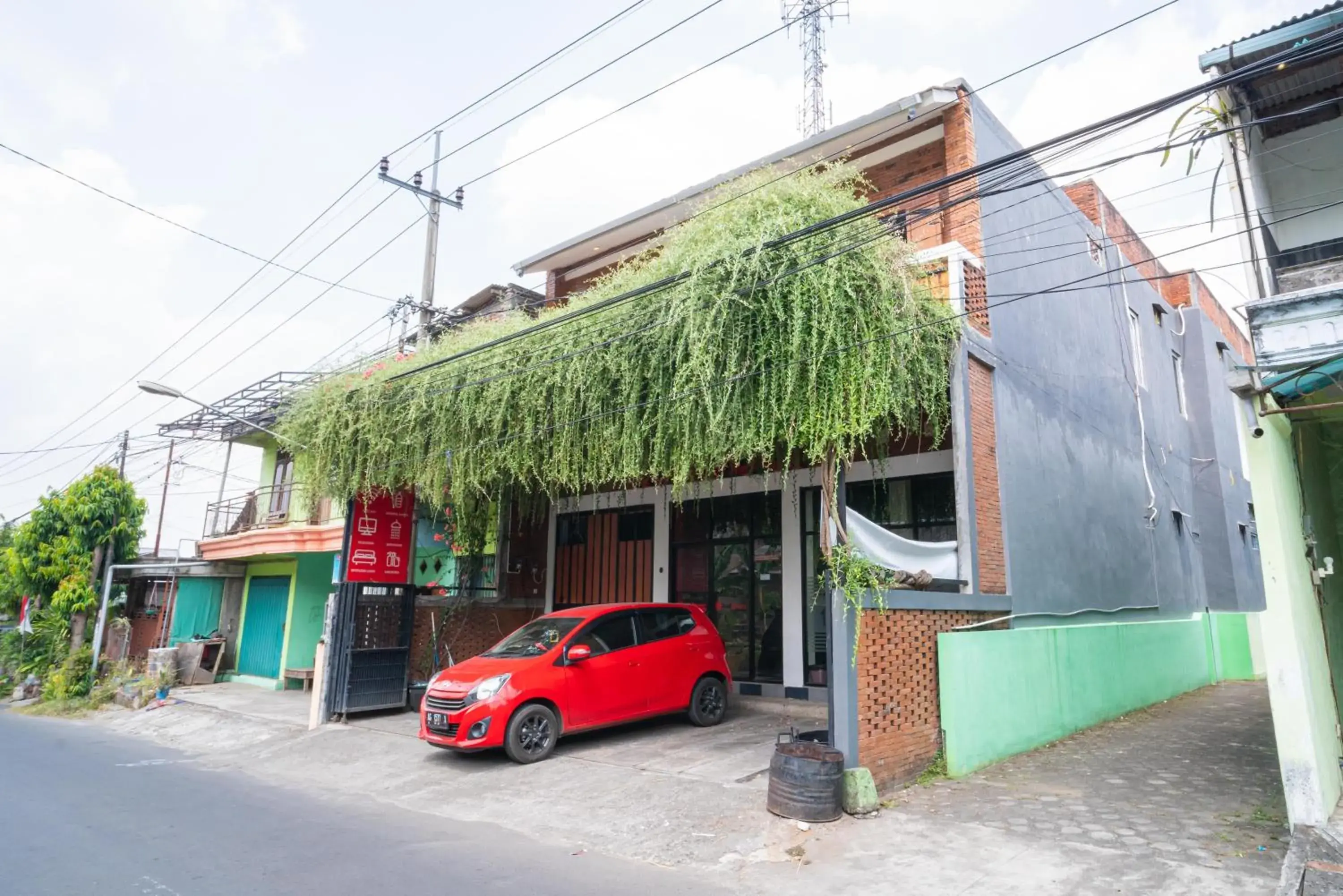 Property building in RedDoorz syariah @ Selomangleng Kediri Property building in RedDoorz syariah @ Selomangleng Kediri